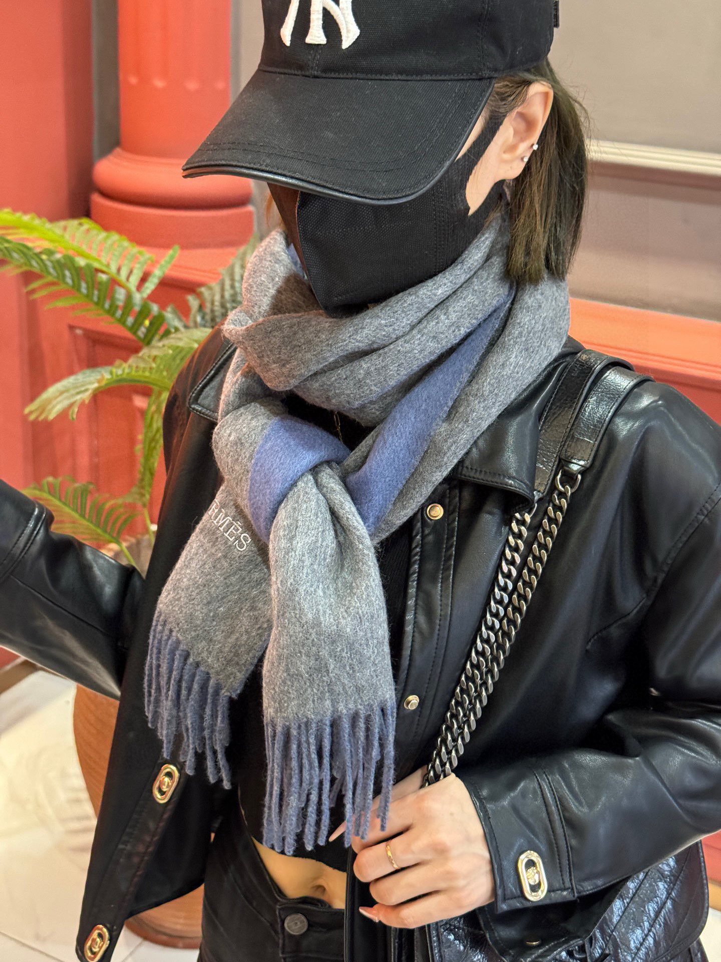 ✨✨太美了😍 爱马仕 情侣款 美到要尖叫😱专柜最新款🎊英伦欧美范儿 又是一款即时尚又实用的大围巾&长巾，