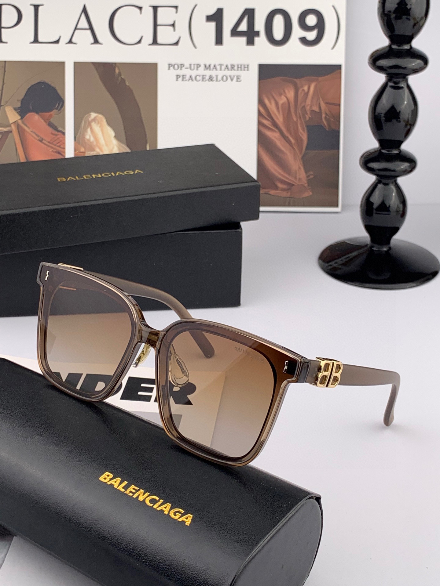 🎈原版出货 巴宝莉网红超爆款💙经典奢华全球风[强][酷][亲亲] 时尚方框太阳镜[得意] 气质非凡😄 经