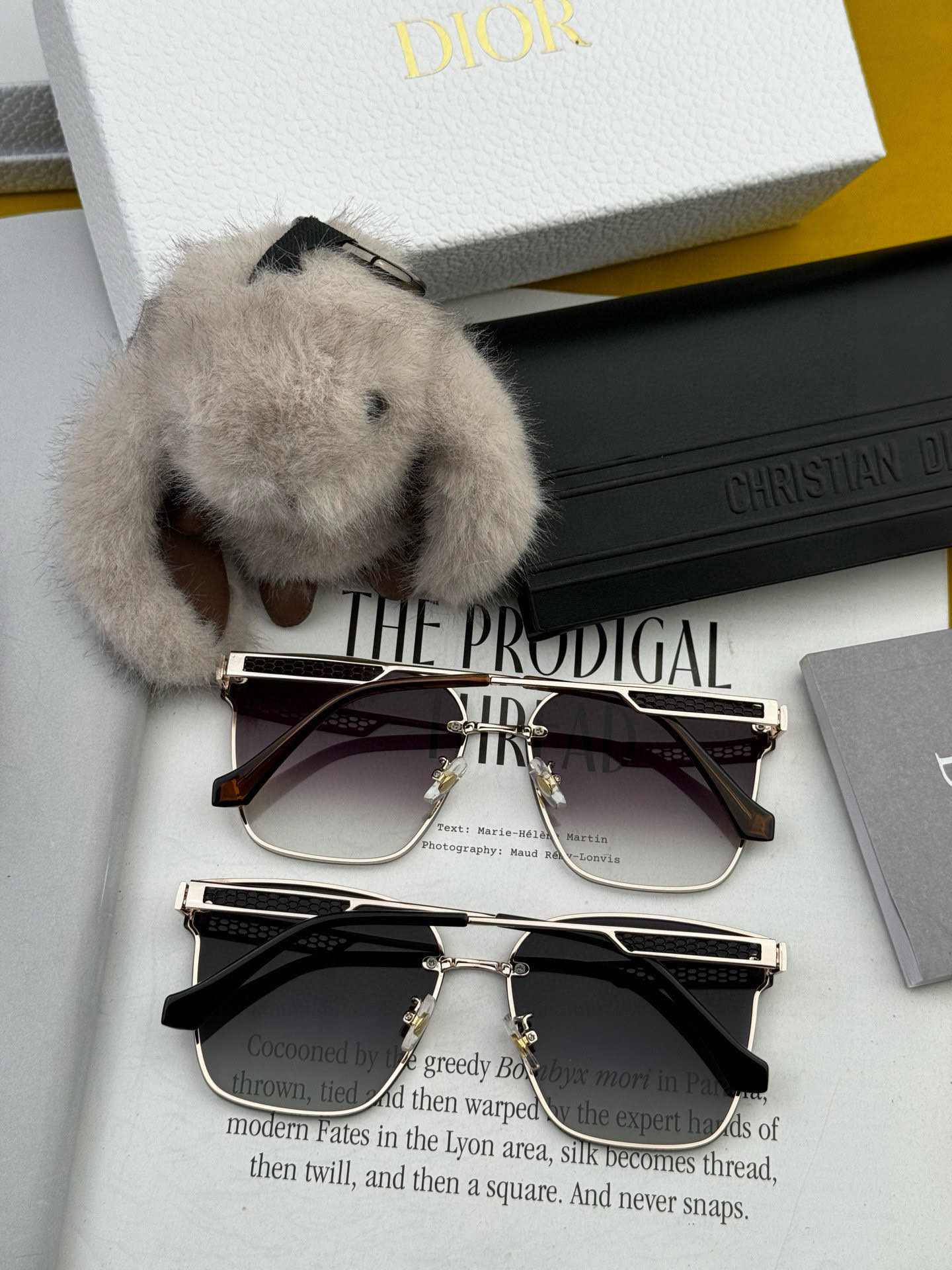 【尼龙偏光系列】DIOR无框太阳镜墨方框设计，不挑脸型，无论搭配大衣还是连衣裙都非常显气质尼龙偏光镜片预