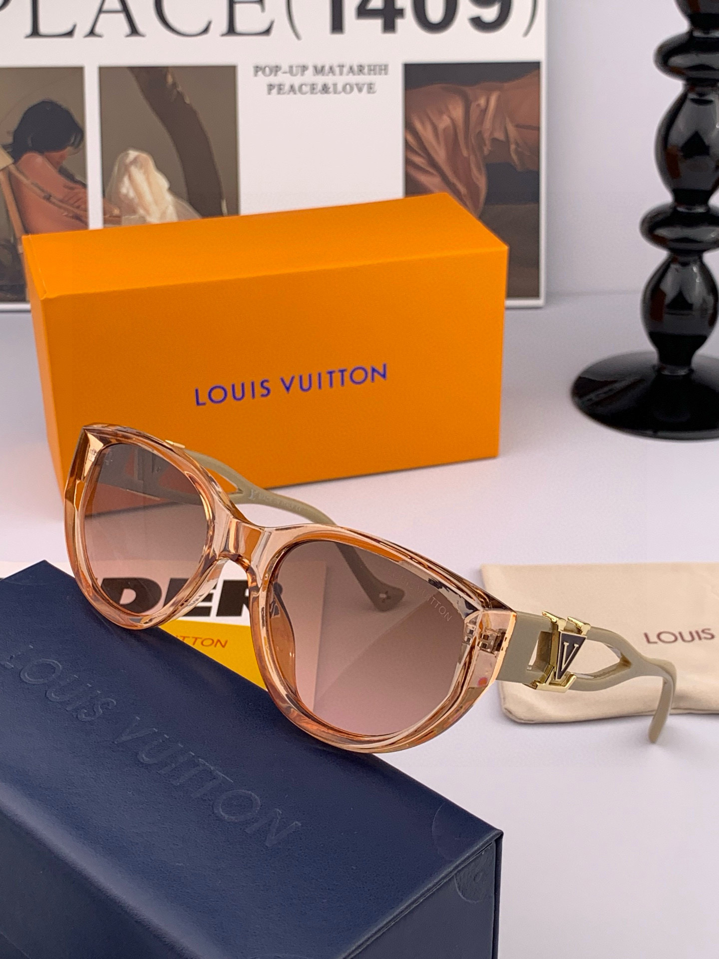 LV 2025年开春新款 潮流爆款 时尚方框太阳镜 高品质 佩戴舒适 网红潮款墨镜 型号L1231