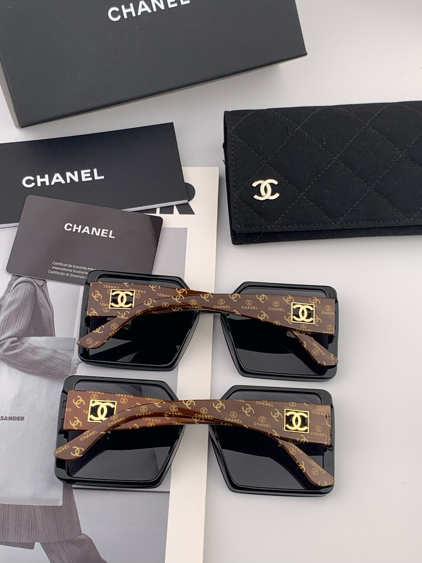 新款🔺CHANEL🔻 香奈儿新款 女士成熟大框款墨镜‼️时尚镶钻镜腿高端大气太阳镜 送人自用必备 女款推