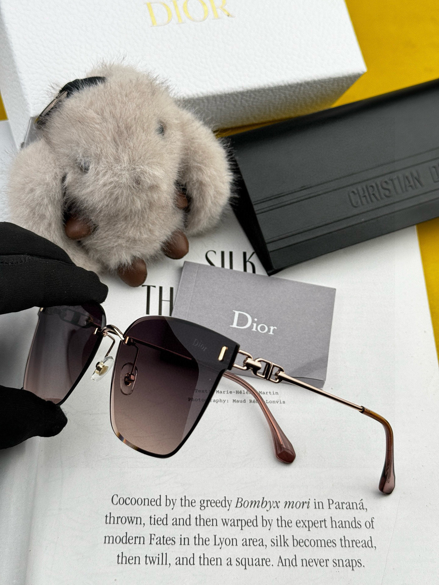 【尼龙偏光系列】DIOR无框太阳镜墨多边形设计，不挑脸型，无论搭配大衣还是连衣裙都非常显气质尼龙偏光镜片