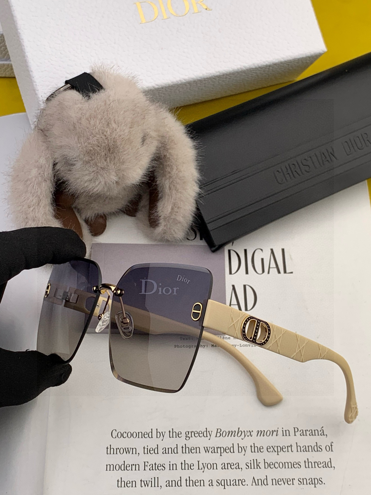 🔺 【DIOR-迪奥】2025开春新款 潮流爆款 时尚方框太阳镜 高品质 佩戴舒适 网红潮款墨镜 型号：