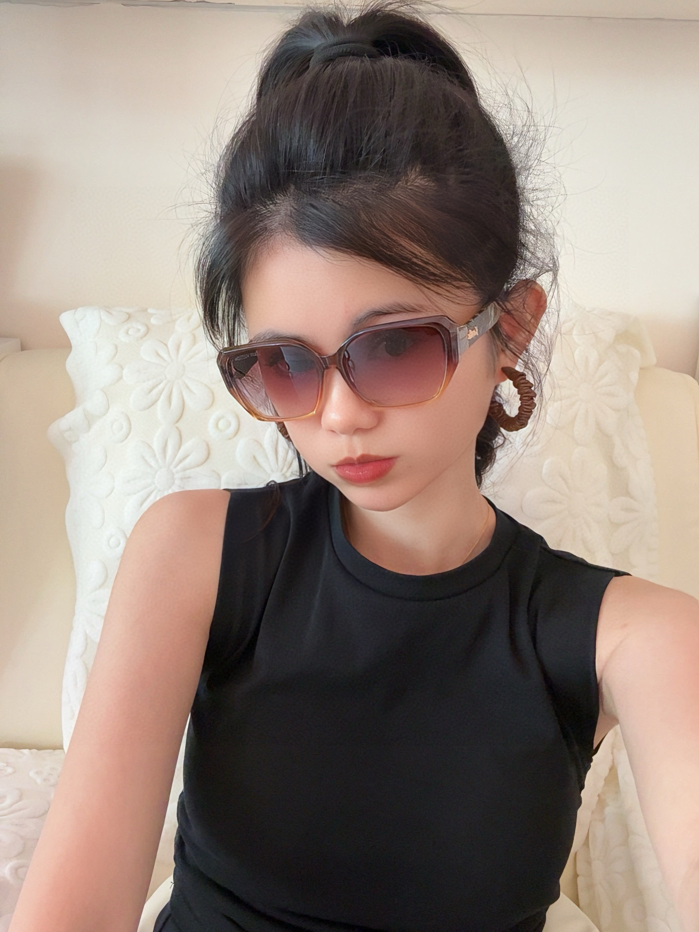 LV 2025年开春新款 潮流爆款 时尚方框太阳镜 高品质 佩戴舒适 网红潮款墨镜 型号L7132