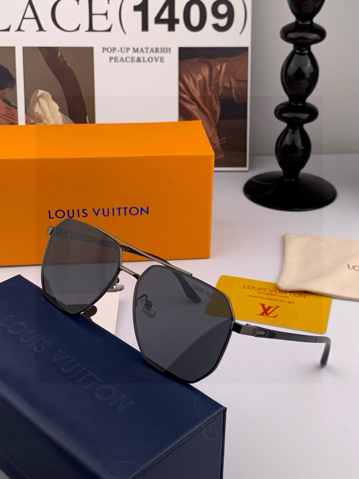 LV 男款炫彩飞行员偏光太阳镜 ❤️材质：高清尼龙加厚卡槽高清偏光镜片 🌹无边框镜架💕颜👍型号：L889