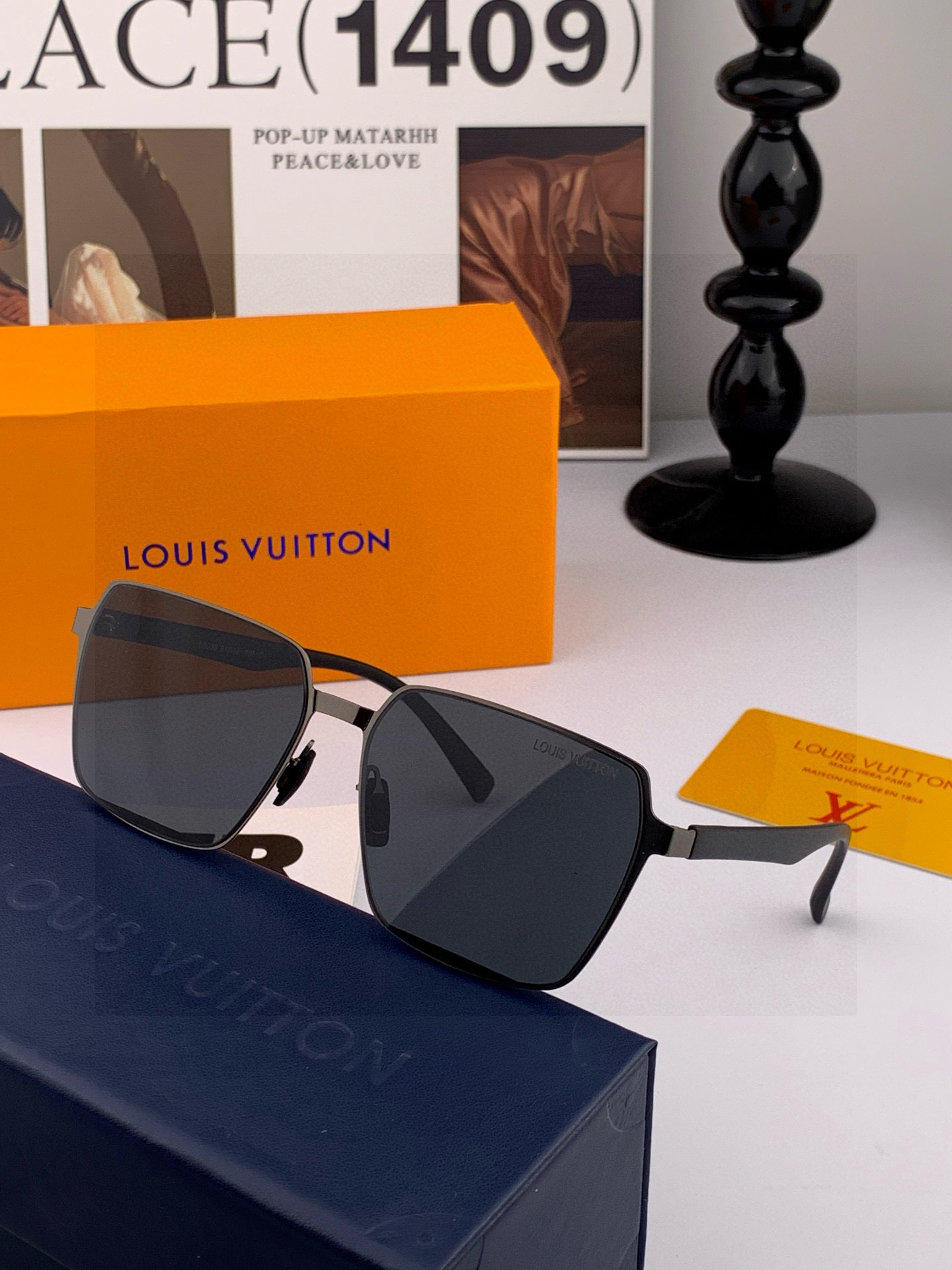 LV 男款炫彩飞行员偏光太阳镜 ❤️材质：高清尼龙加厚卡槽高清偏光镜片 🌹无边框镜架💕颜👍型号：L689