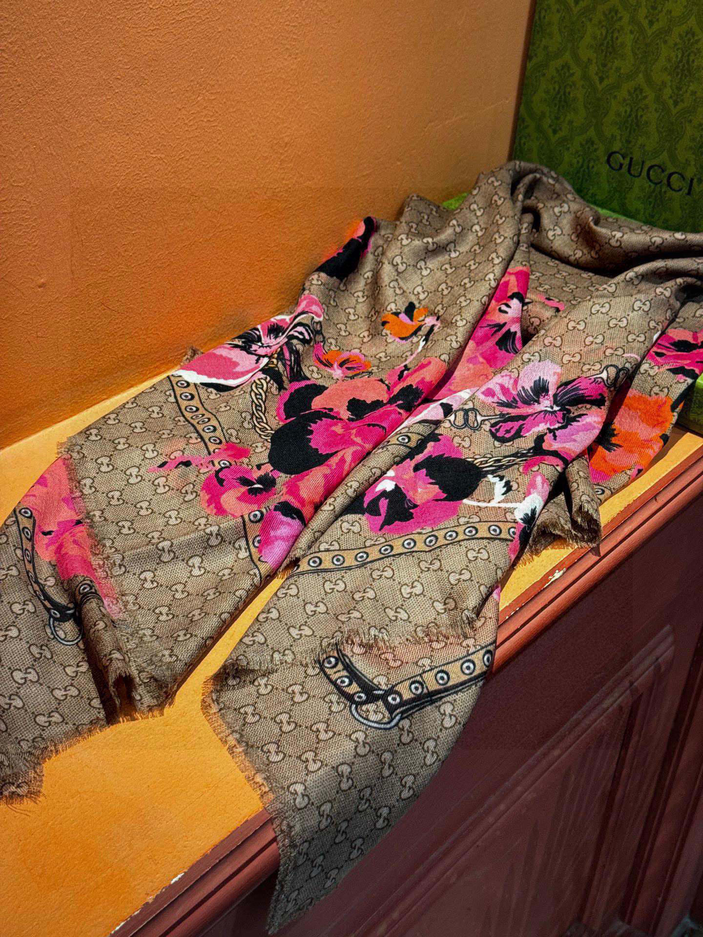 爆款出货 真正的海外原版货——从海外买的正品花了一个月画稿打版，要做咱们就做最好的💯 一花四色每色都把我