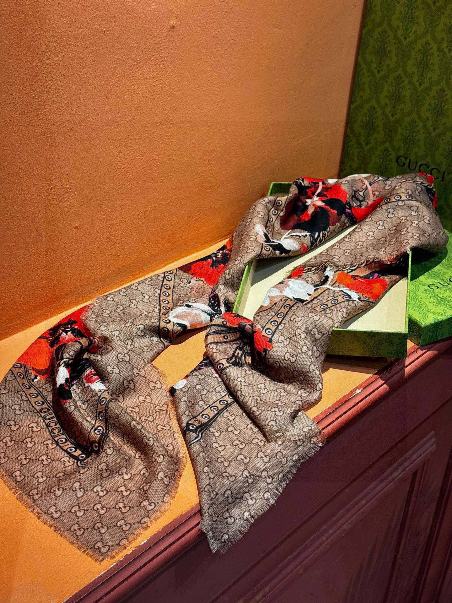 爆款出货 真正的海外原版货——从海外买的正品花了一个月画稿打版，要做咱们就做最好的💯 一花四色每色都把我