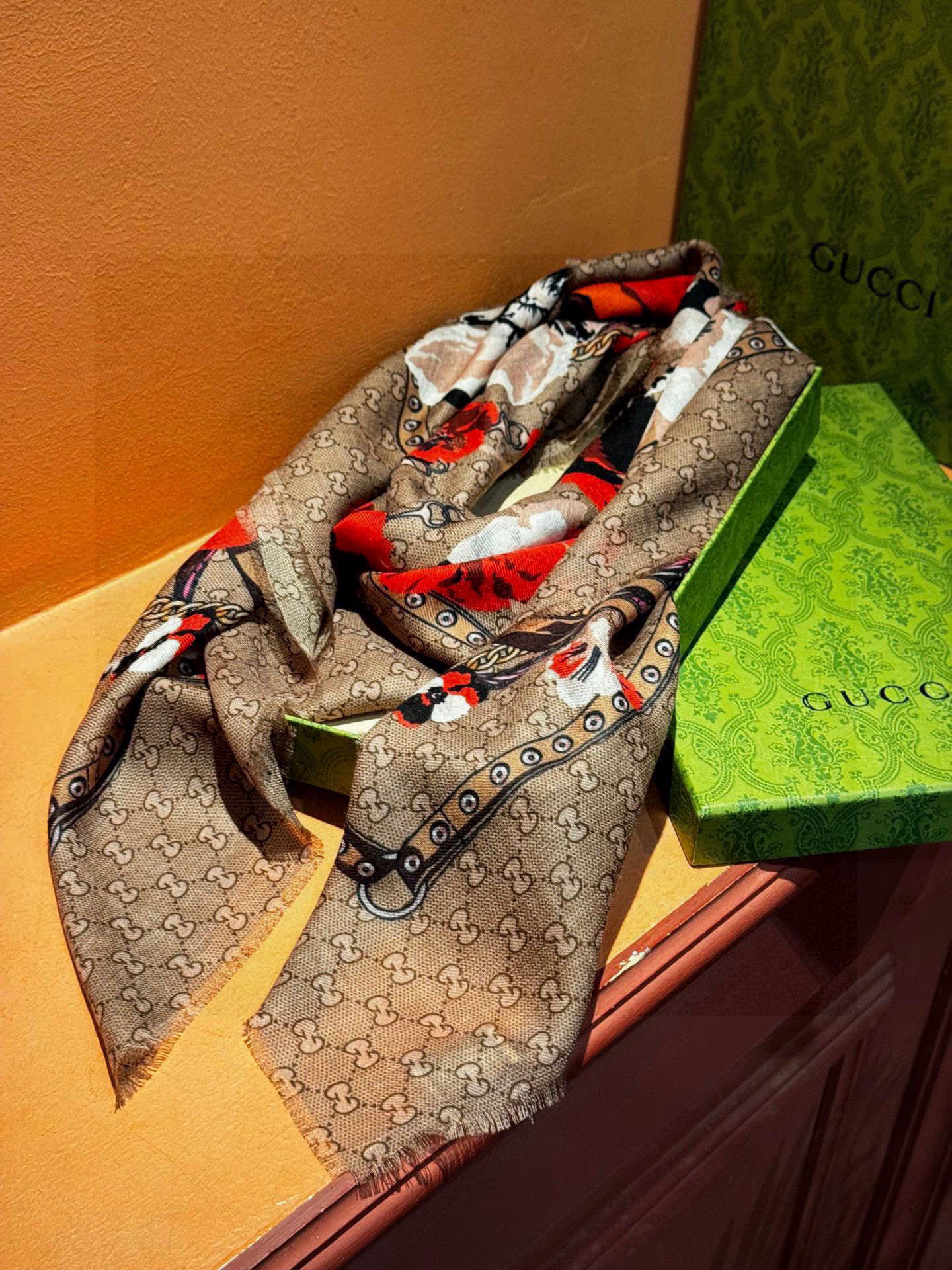 爆款出货 真正的海外原版货——从海外买的正品花了一个月画稿打版，要做咱们就做最好的💯 一花四色每色都把我