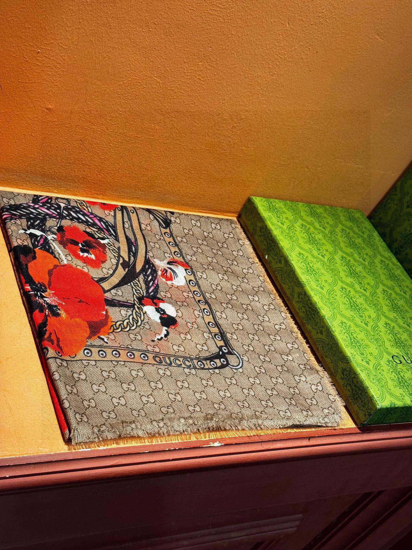 爆款出货 真正的海外原版货——从海外买的正品花了一个月画稿打版，要做咱们就做最好的💯 一花四色每色都把我