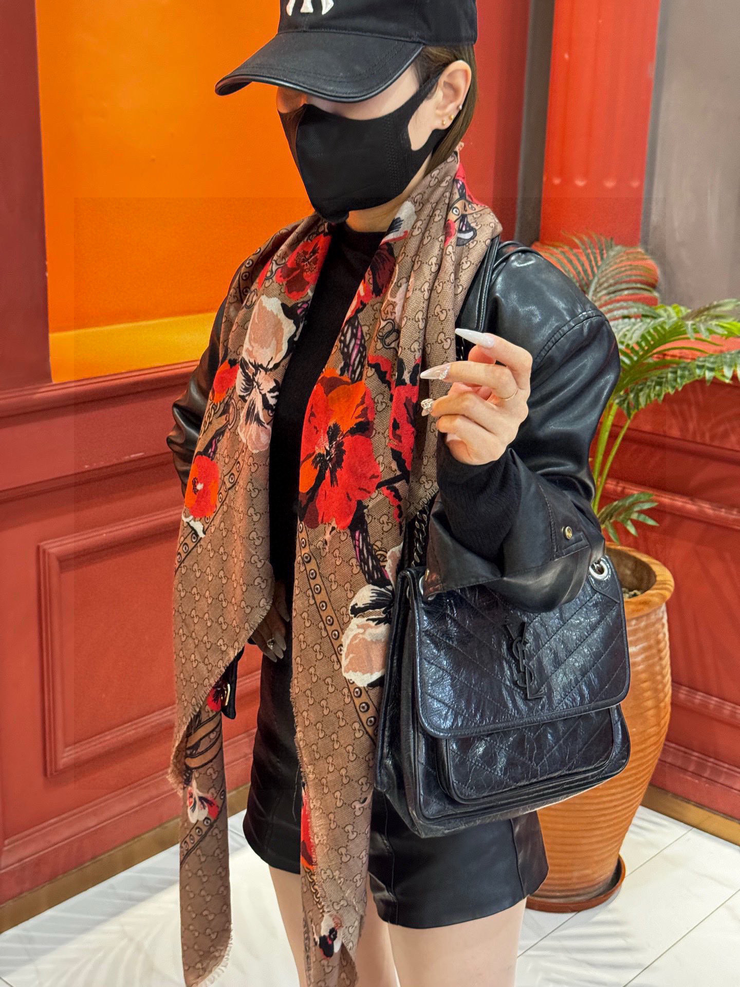 爆款出货 真正的海外原版货——从海外买的正品花了一个月画稿打版，要做咱们就做最好的💯 一花四色每色都把我