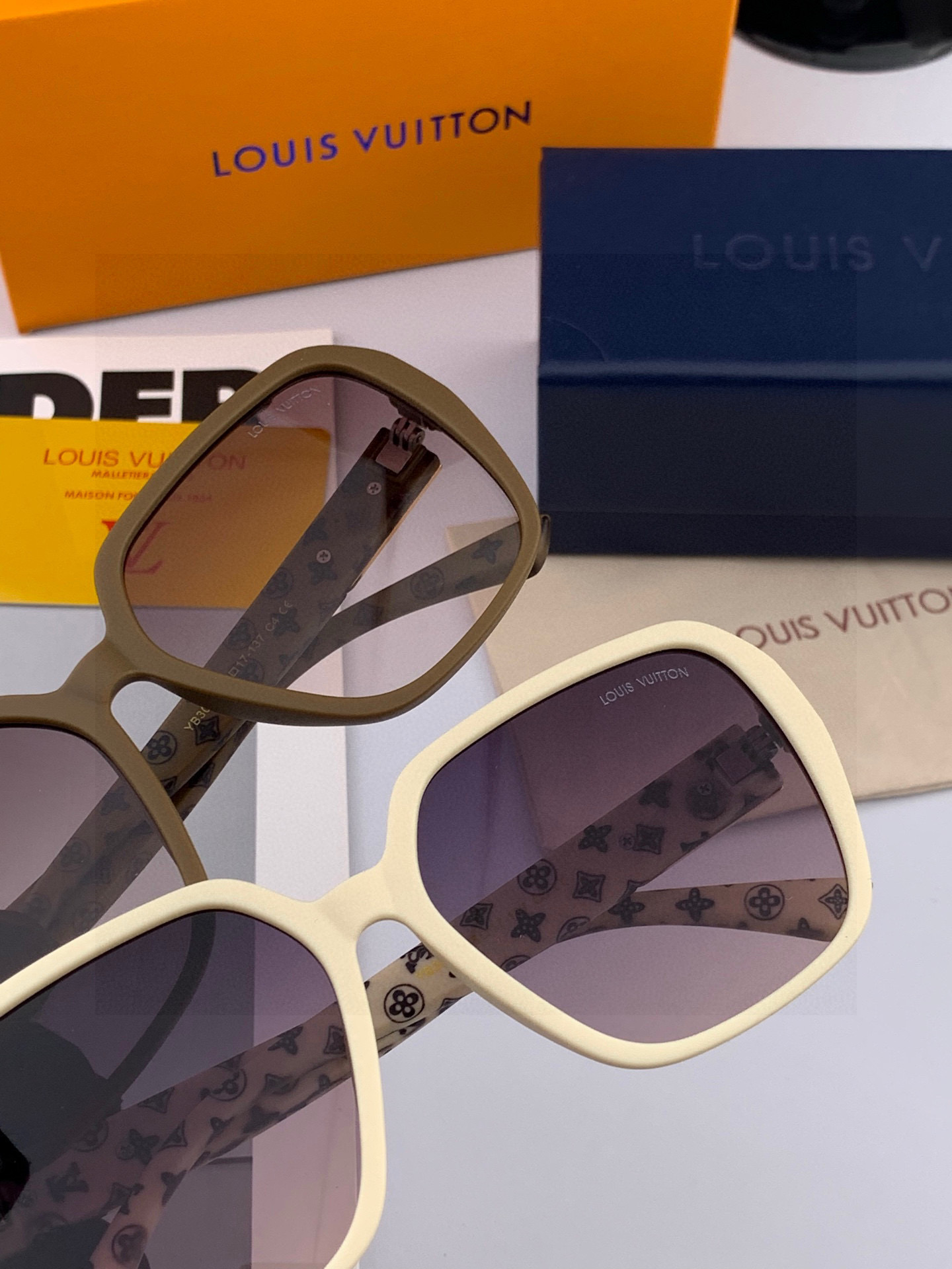 LV 2025年开春新款 潮流爆款 时尚方框太阳镜 高品质 佩戴舒适 网红潮款墨镜 型号L3305