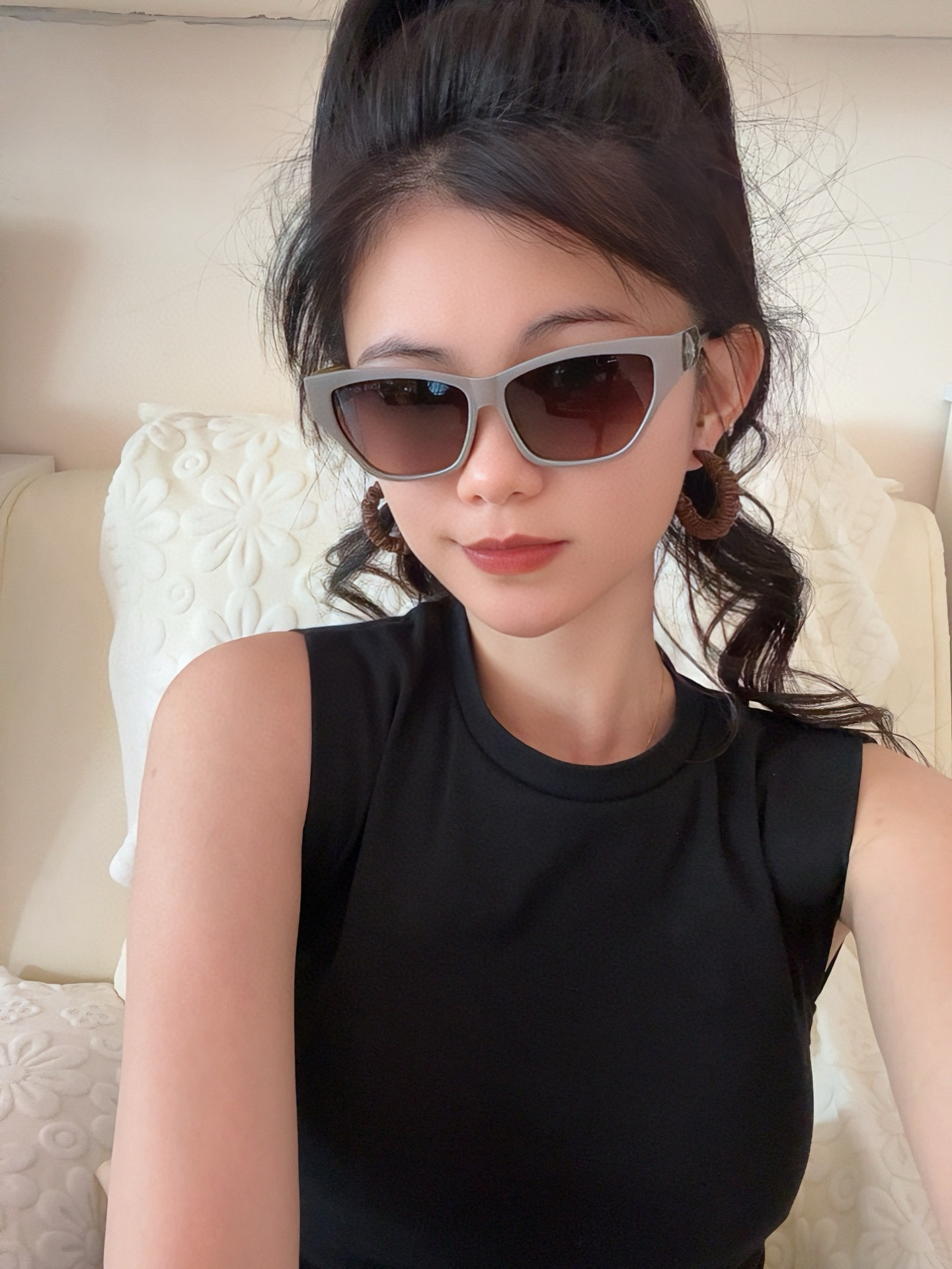 LV 2025年开春新款 潮流爆款 时尚方框太阳镜 高品质 佩戴舒适 网红潮款墨镜 型号L6220