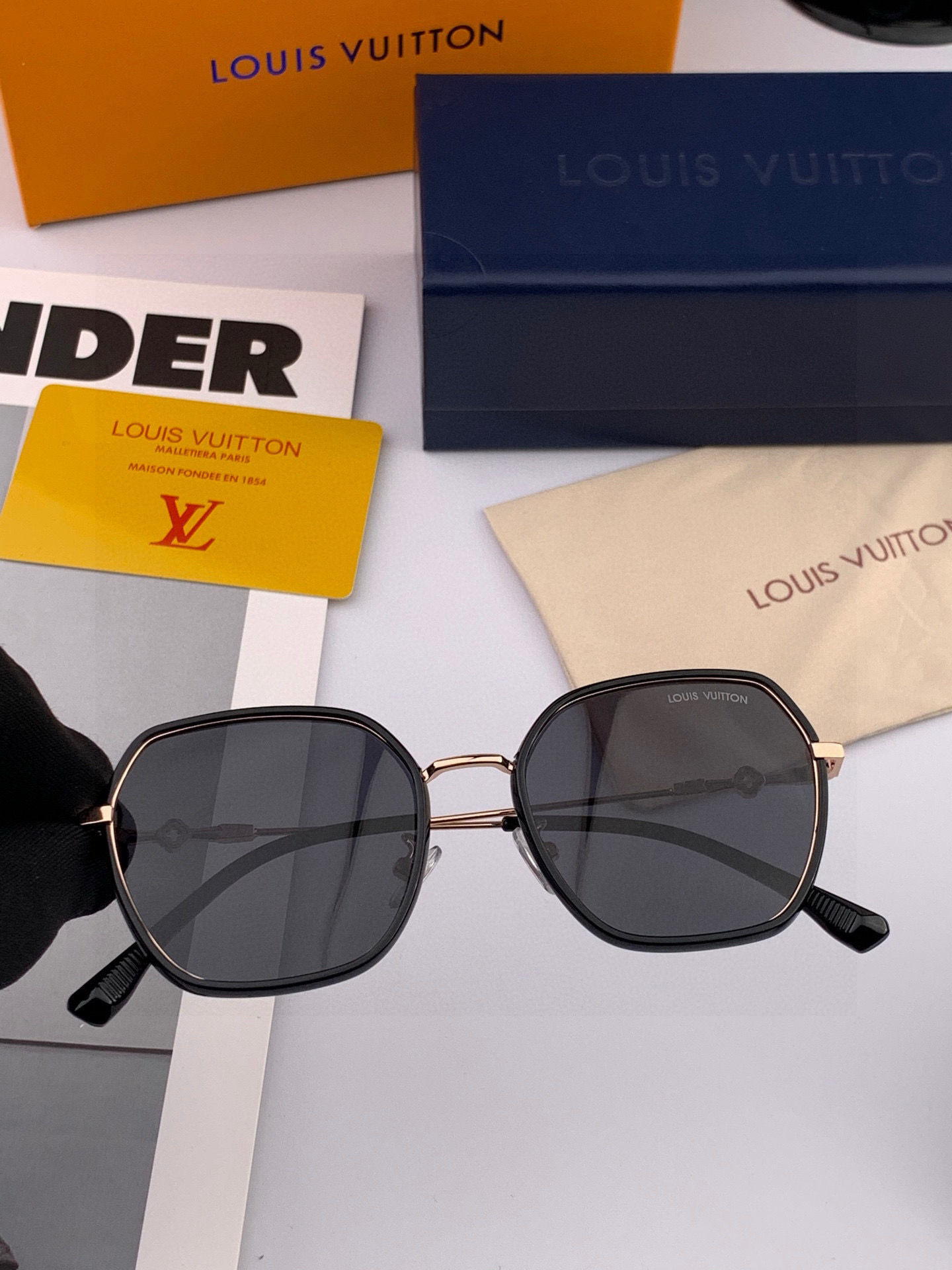 LV 太阳镜潮品官网模特同款 [玫瑰][玫瑰]四叶草🍀精致个性设计简约时尚 高品质值得拥有绝对潮爆整个夏