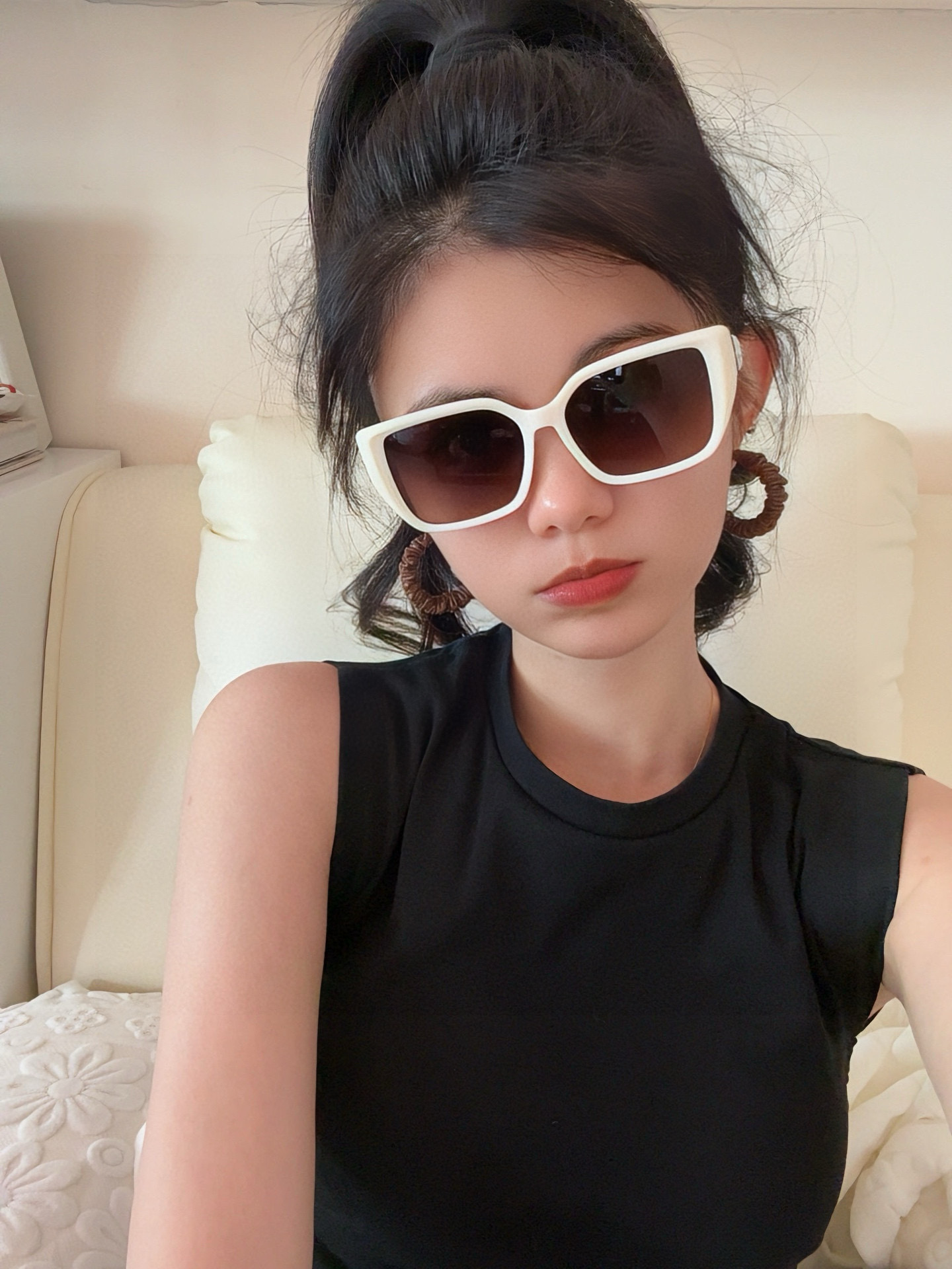 LV 2025年开春新款 潮流爆款 时尚方框太阳镜 高品质 佩戴舒适 网红潮款墨镜 型号L6221