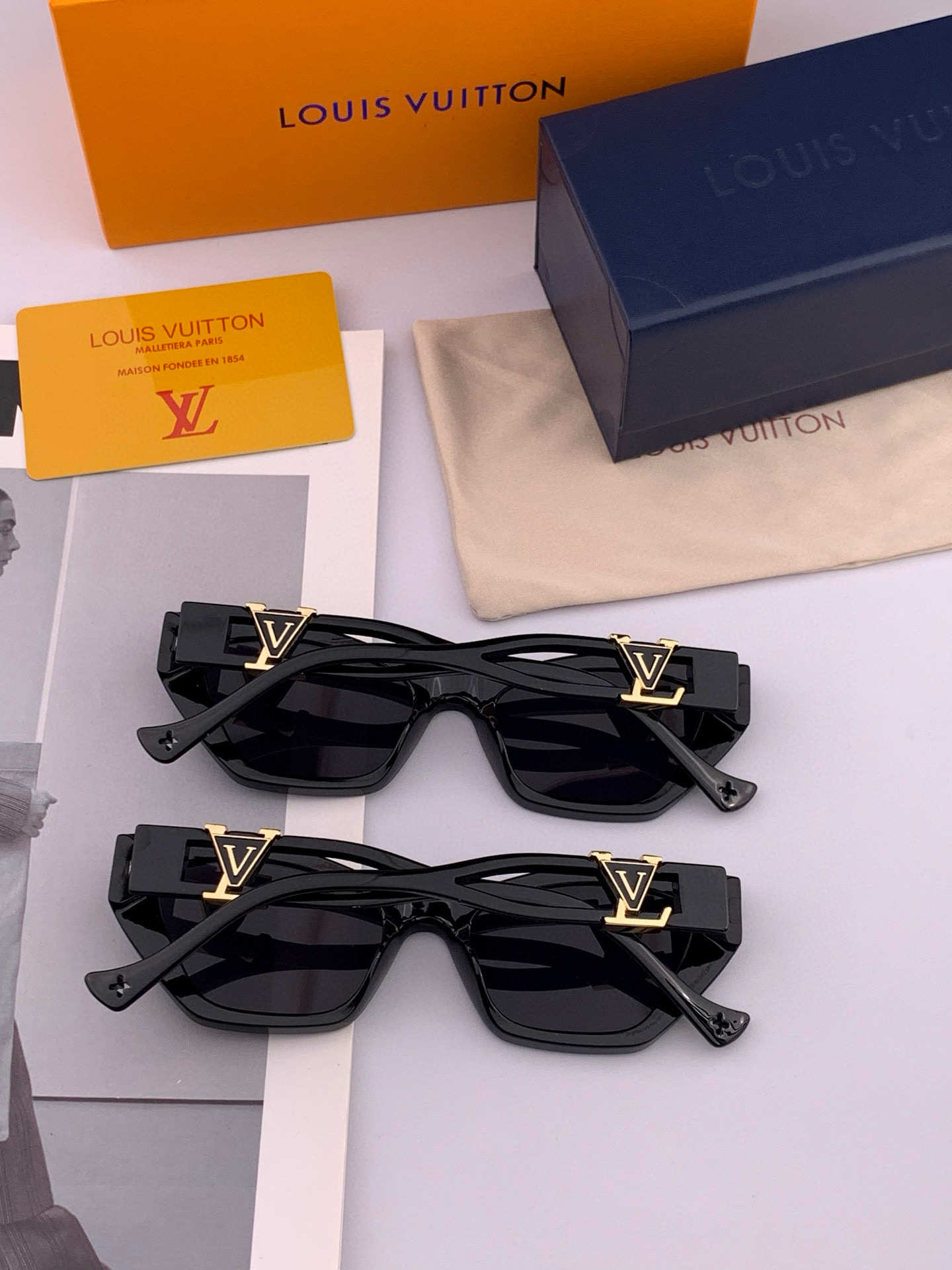 【TR偏光系列】lv大框太阳镜墨镜经典的方框设计，不挑脸型，无论搭配大衣还是连衣裙都非常显气质偏光镜片预