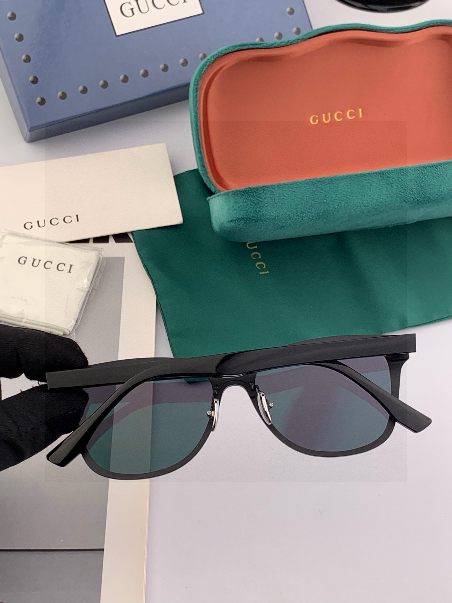 连体镜GUCCI2025开春新款一体镜 大框太阳镜男女同款 😎 爆款大框尼龙太阳镜 超逼格超酷 镜腿品牌