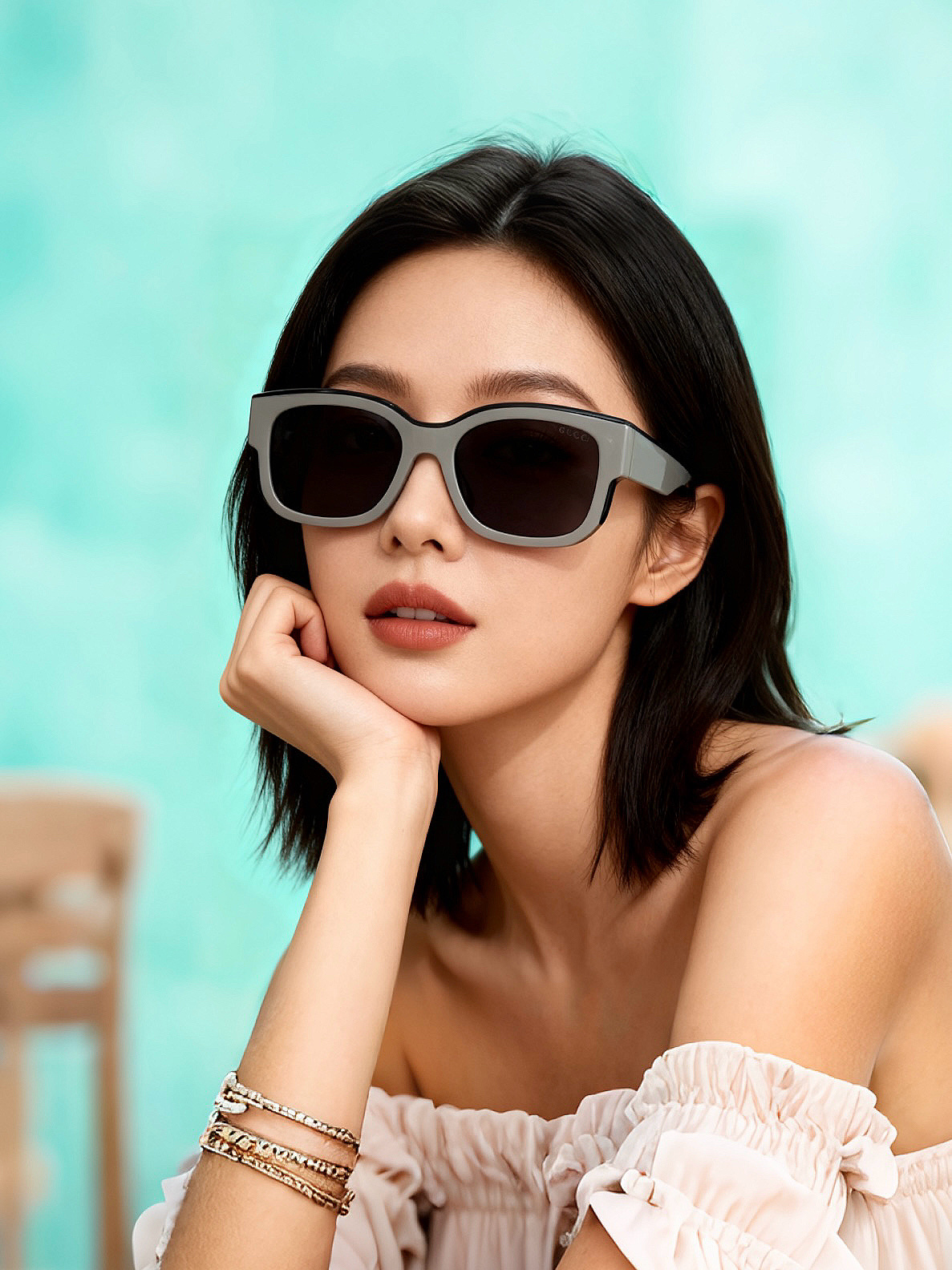 Gucci 经典的小框设计，不挑脸型，无论搭配大衣还是连衣裙都非常显气质尼龙偏光镜片预防紫外线 型号：G