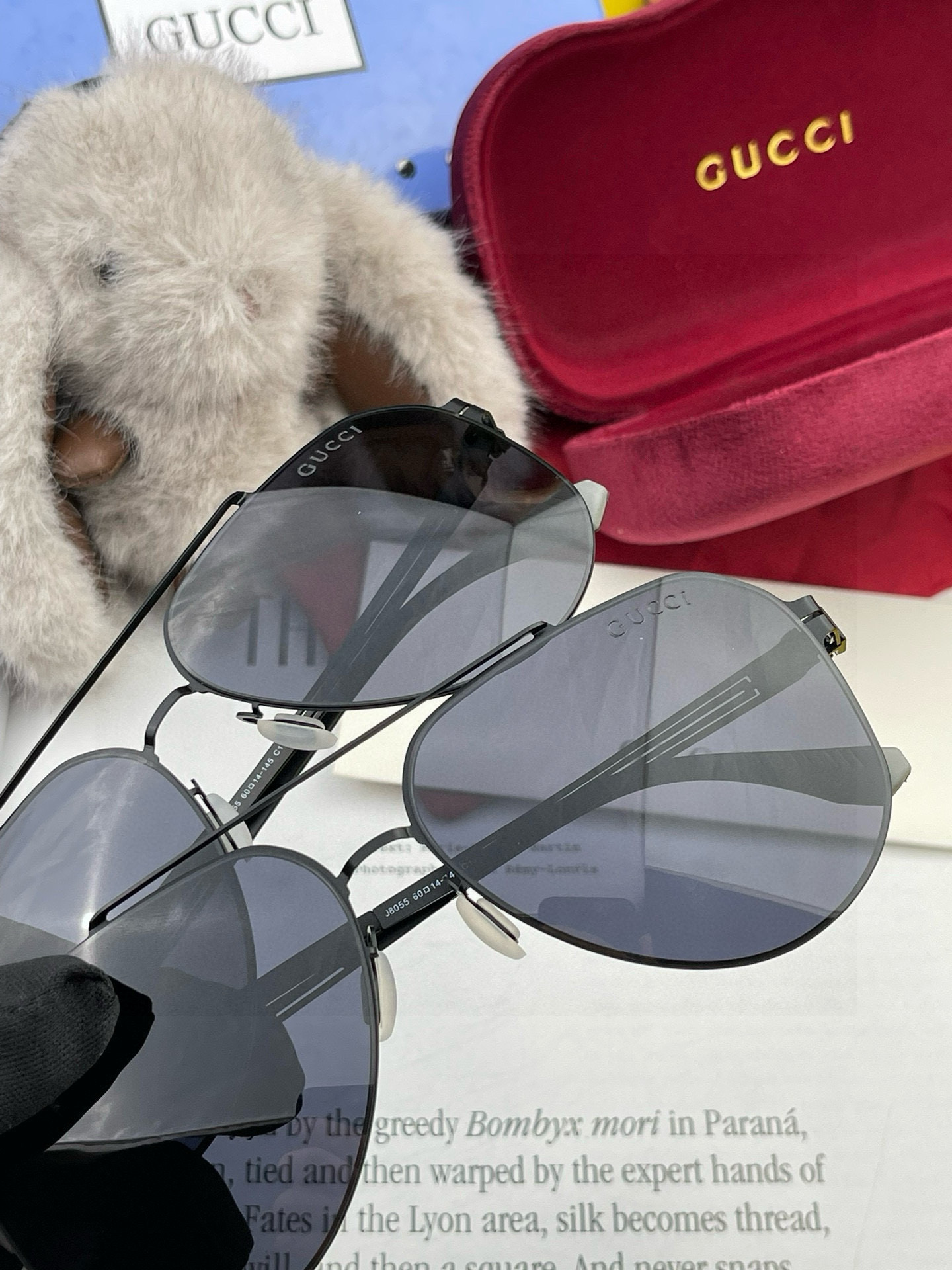 ♦️ GUCCI 2025新款男女情侣款太阳镜iP电镀永不褪色 超轻超有弹性整幅眼镜无螺丝重要的是压不坏