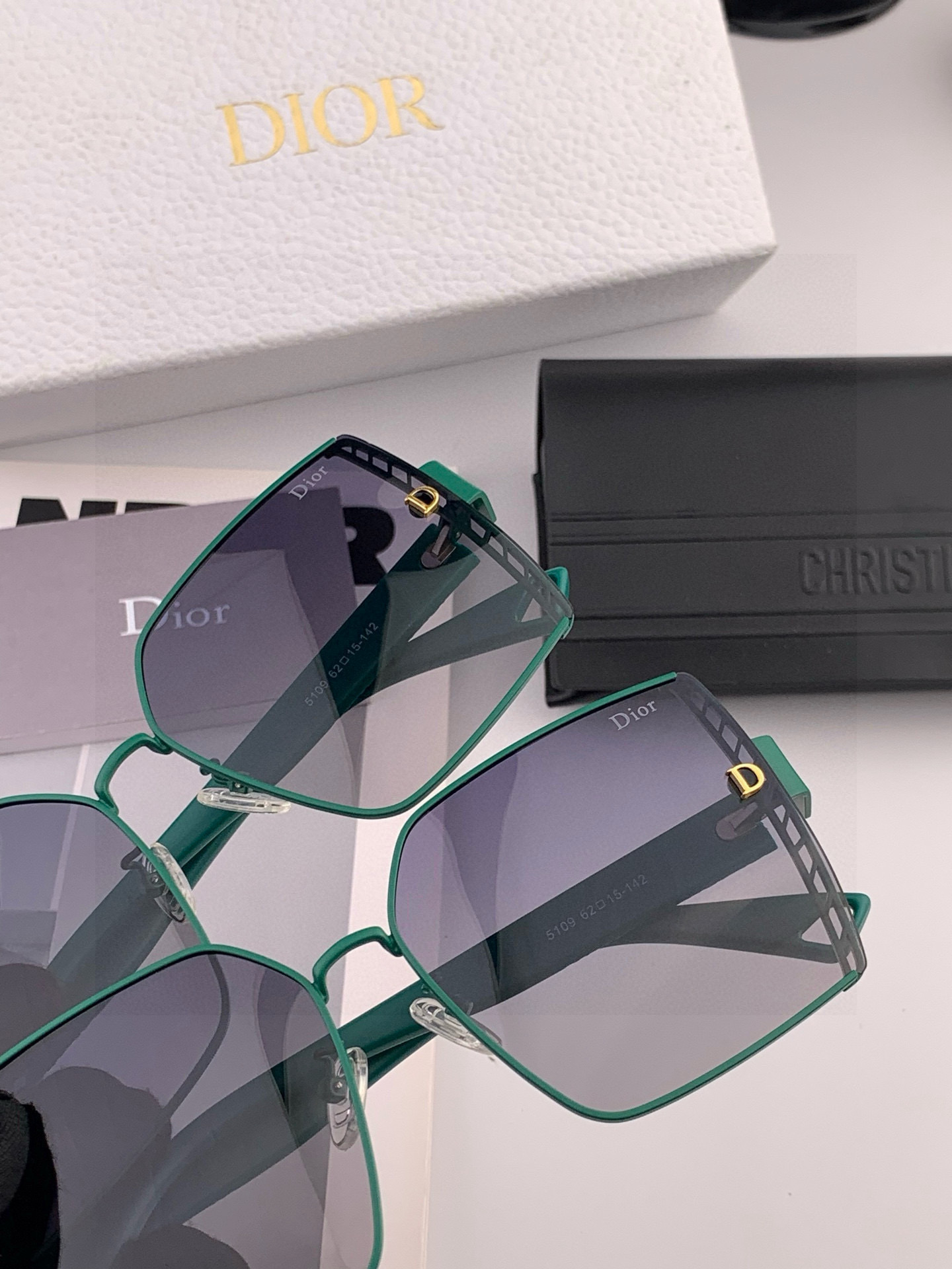 🔺 【DIOR-迪奥】2025开春新款 潮流爆款 时尚方框偏光太阳镜 高品质 佩戴舒适 网红潮款墨镜 女