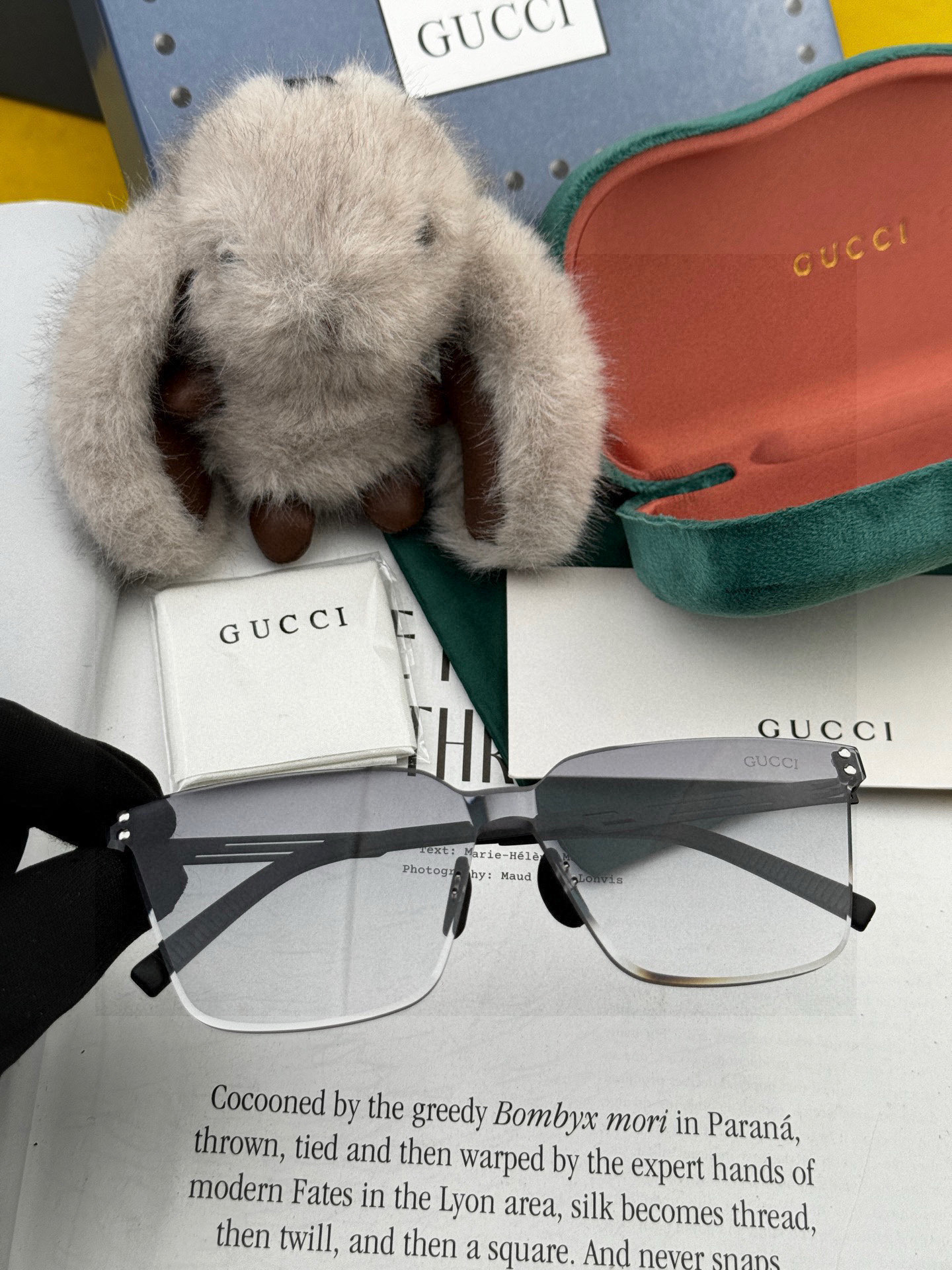 GUCC* 2025 新款男女情侣款太阳iP电镀永不褪色 卖点：超轻超有弹性整幅眼镜无螺丝重要的是压不坏