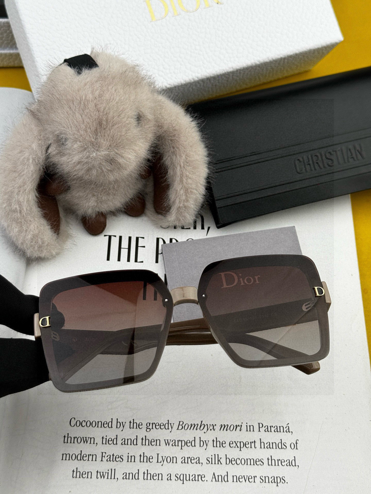 🔺 【DIOR-迪奥】2025开春新款 潮流爆款 时尚方框偏光太阳镜 高品质 佩戴舒适 网红潮款墨镜 女