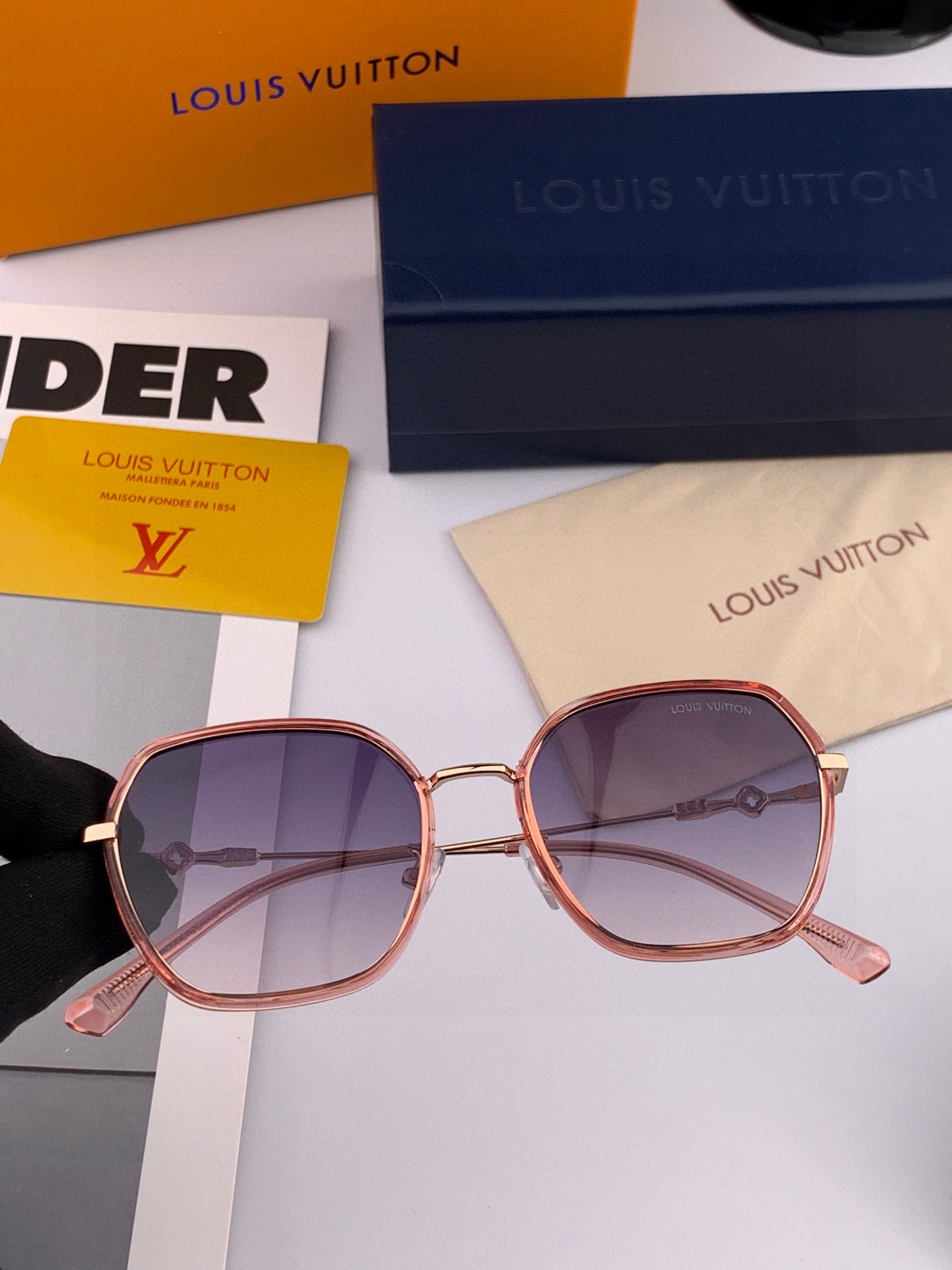 LV 太阳镜潮品官网模特同款 [玫瑰][玫瑰]四叶草🍀精致个性设计简约时尚 高品质值得拥有绝对潮爆整个夏