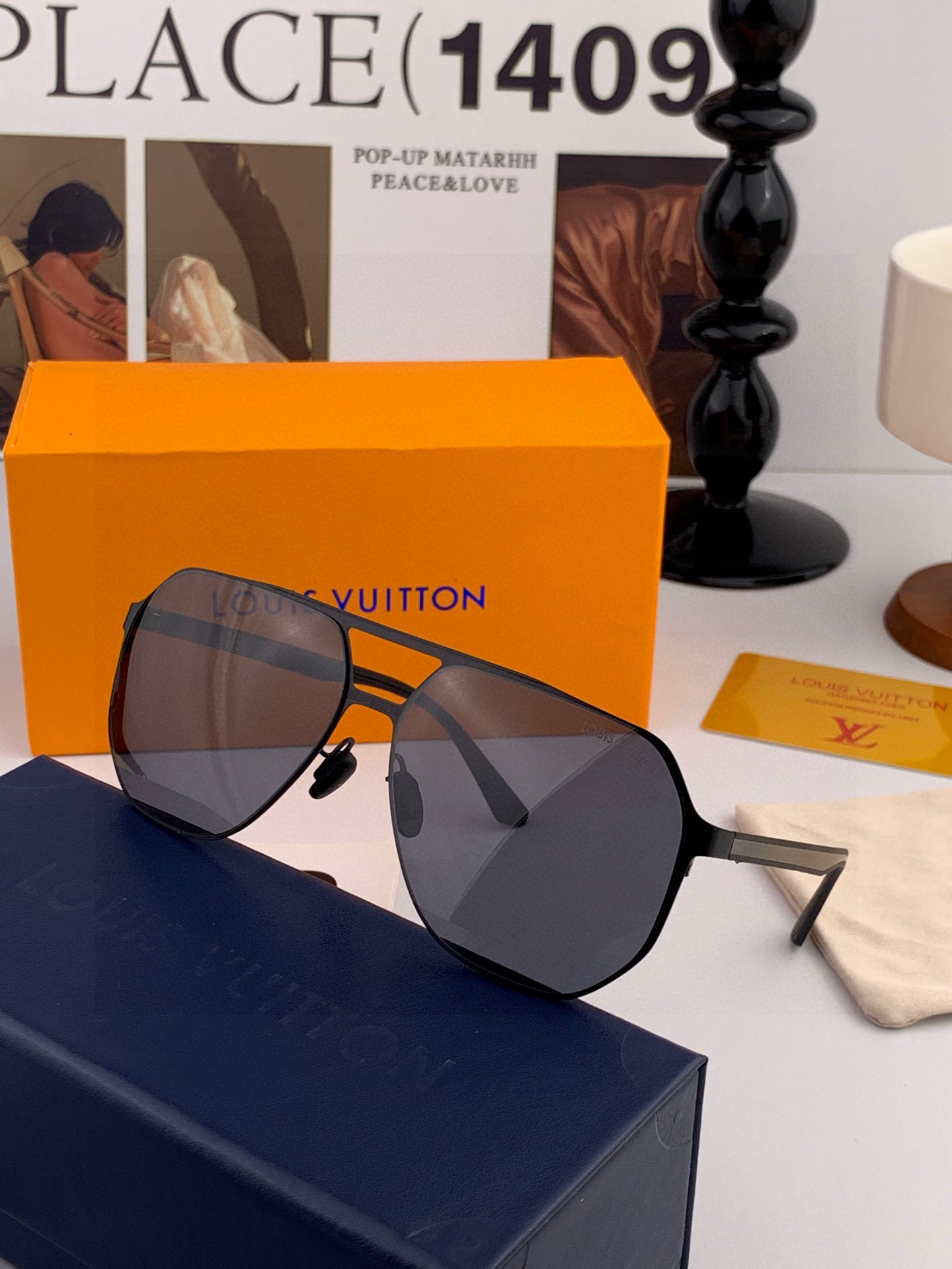LV 男款炫彩飞行员偏光太阳镜 ❤️材质：高清尼龙加厚卡槽高清偏光镜片 🌹无边框镜架💕颜👍型号：L325