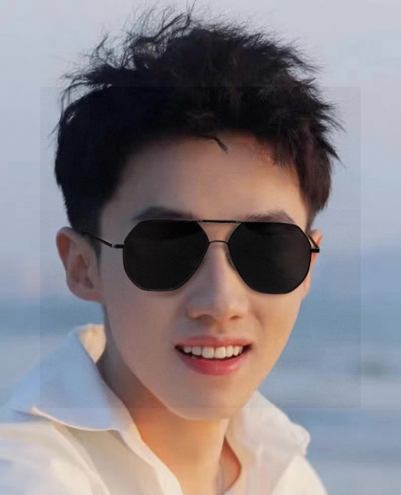 GUCC* 男款炫彩飞行员偏光太阳镜 ❤️材质：高清尼龙加厚卡槽高清偏光镜片 🌹无边框镜架💕颜👍型号：G