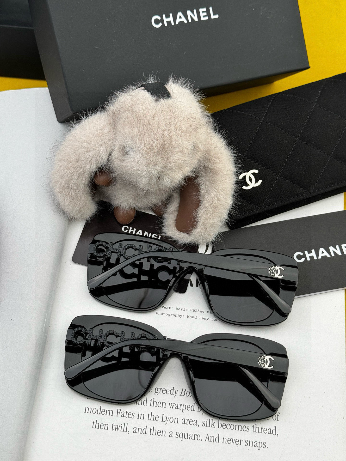 香奈儿 2025开春新款太阳镜 各路网红纷纷带起气场满分‼️ 俏皮甜美.上脸效果更佳.金属质感超好 型号