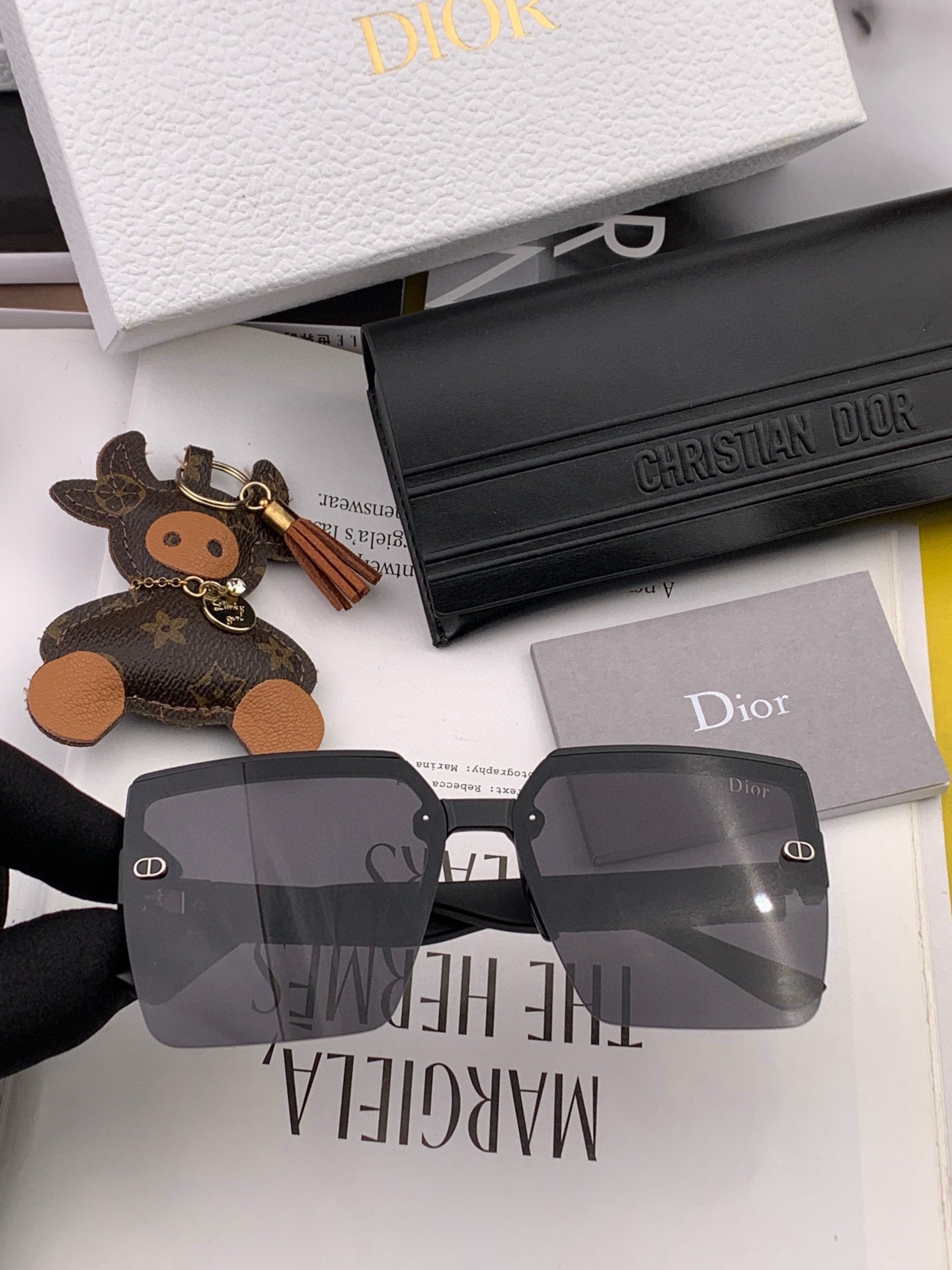 🔺 【DIOR-迪奥】2024开春新款 潮流爆款 时尚方框太阳镜 高品质 佩戴舒适 网红潮款墨镜 型号：