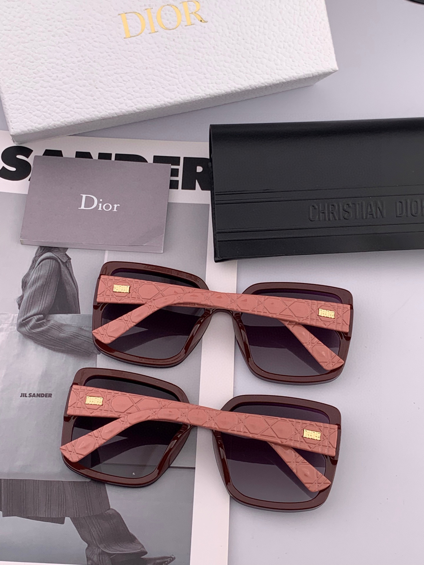 TR版本-偏光【独家大牌太阳镜无滤镜‼实拍上架 Dior官网最新发布新款太阳镜🕶，注意⚠我们是高清镜片，