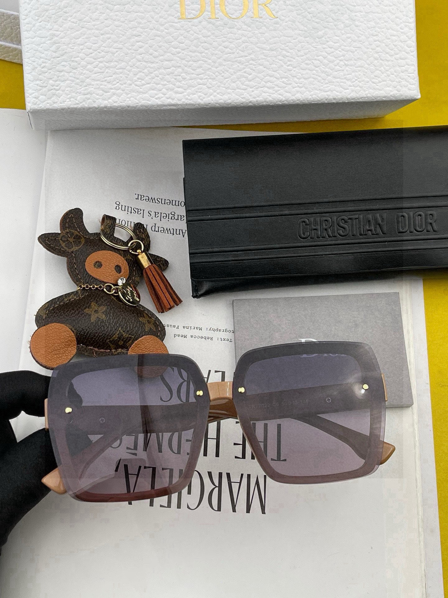 TR版本-偏光【独家大牌太阳镜无滤镜‼实拍上架 Dior官网最新发布新款太阳镜🕶，注意⚠我们是高清镜片 