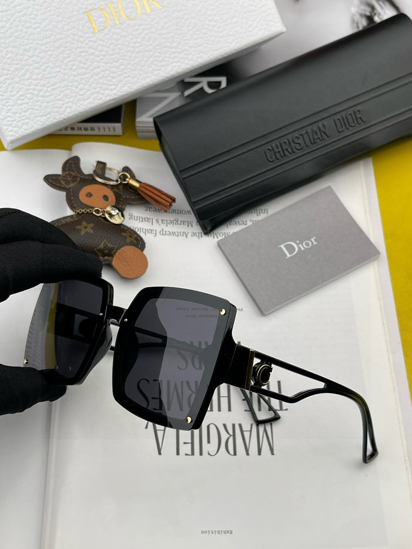 TR版本-偏光【独家大牌太阳镜无滤镜‼实拍上架 Dior官网最新发布新款太阳镜🕶，注意⚠我们是高清镜片 