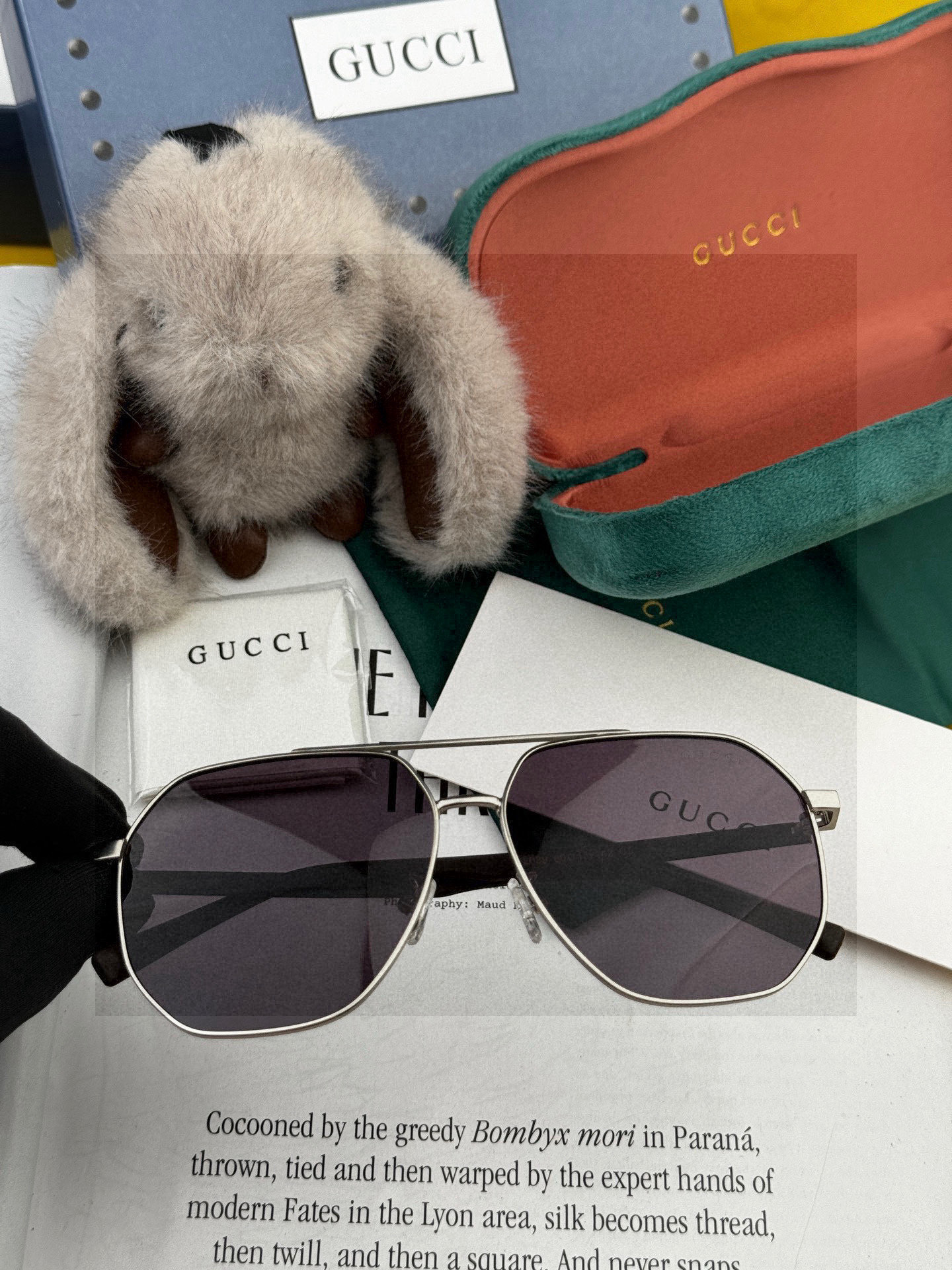 Gucci 。 高品质男女款墨镜 👍 进口宝丽来偏光镜片 。蛤蟆镜 开车钓鱼都可 。百搭显瘦墨镜韩版男士