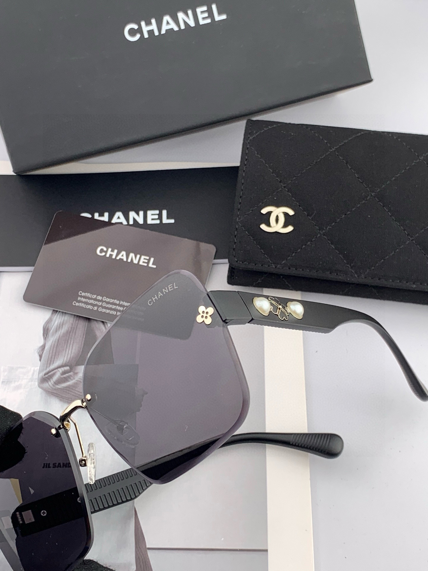 【CHANEL】香奈儿 2025新款潮流爆款 时尚方框太阳镜 佩戴舒适 网红潮款墨镜 女士高清加厚偏光太