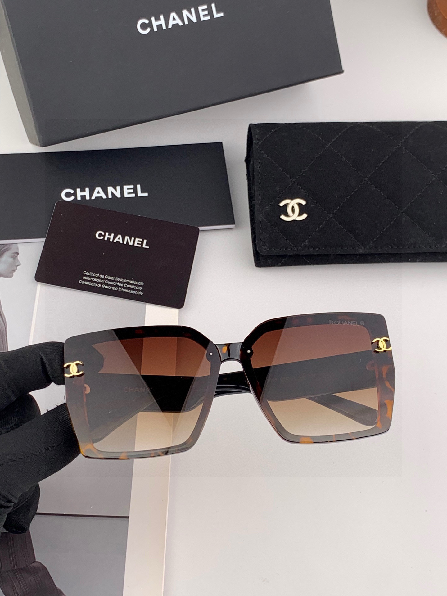 🔺CHANEL🔻2025官方早春新款，众多明星同款[色]香奈儿‼️‼️新款大框墨镜 ，🌈🌈宝丽来超清太阳