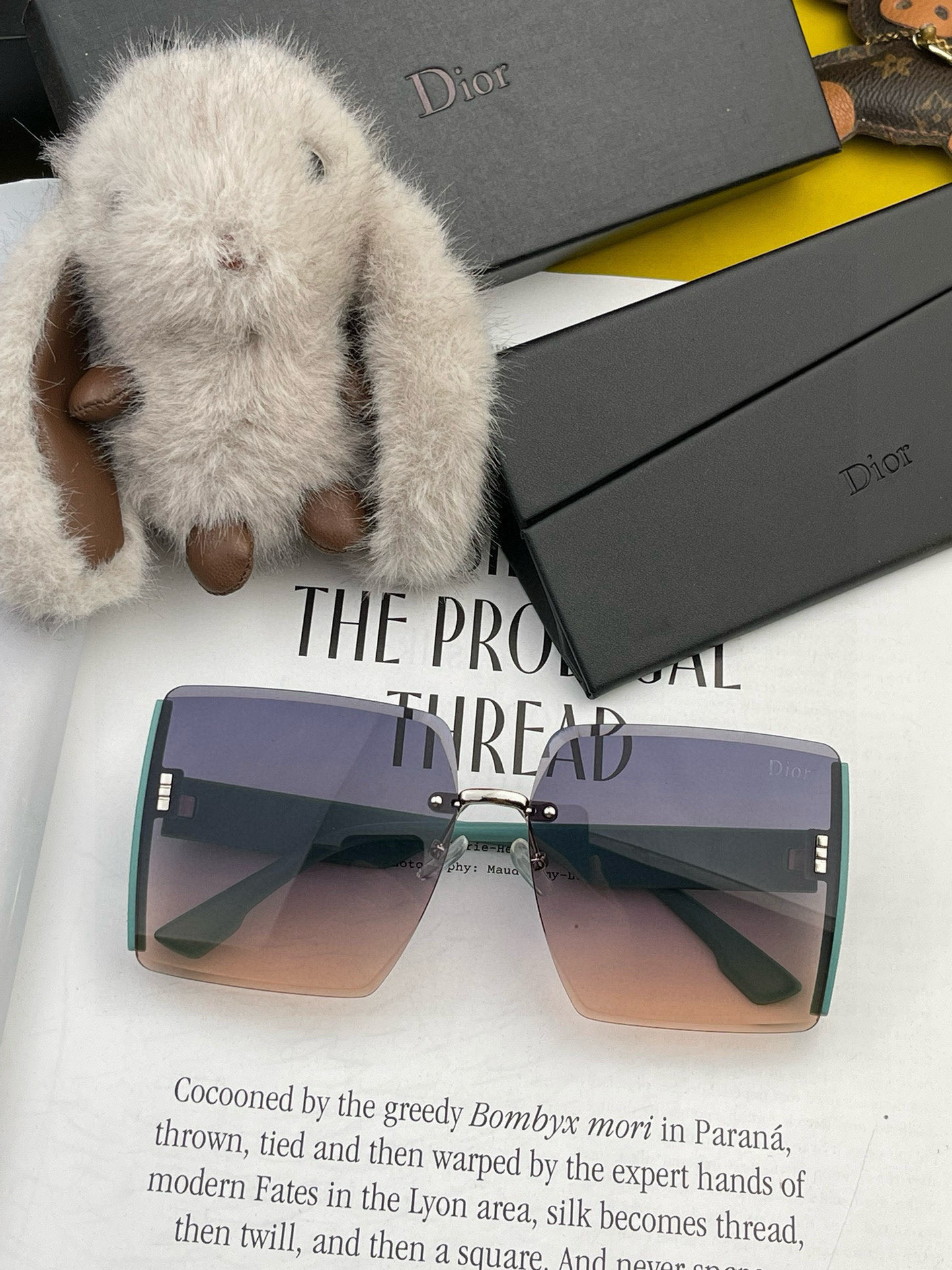 DIOR 2025新款女士方框太阳眼镜 开车墨镜 新款金属无框太阳镜 时尚大方 舒适轻盈 精致奢华 超轻