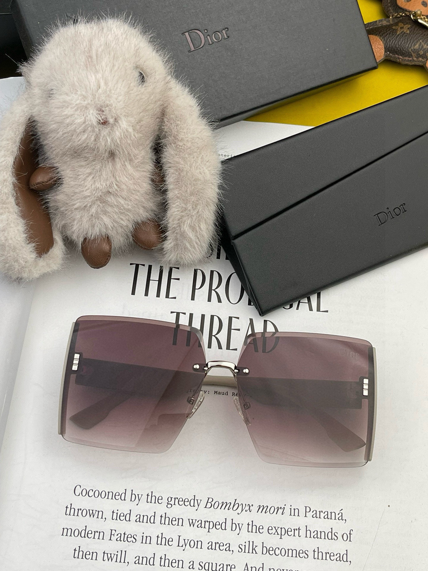 DIOR 2025新款女士方框太阳眼镜 开车墨镜 新款金属无框太阳镜 时尚大方 舒适轻盈 精致奢华 超轻