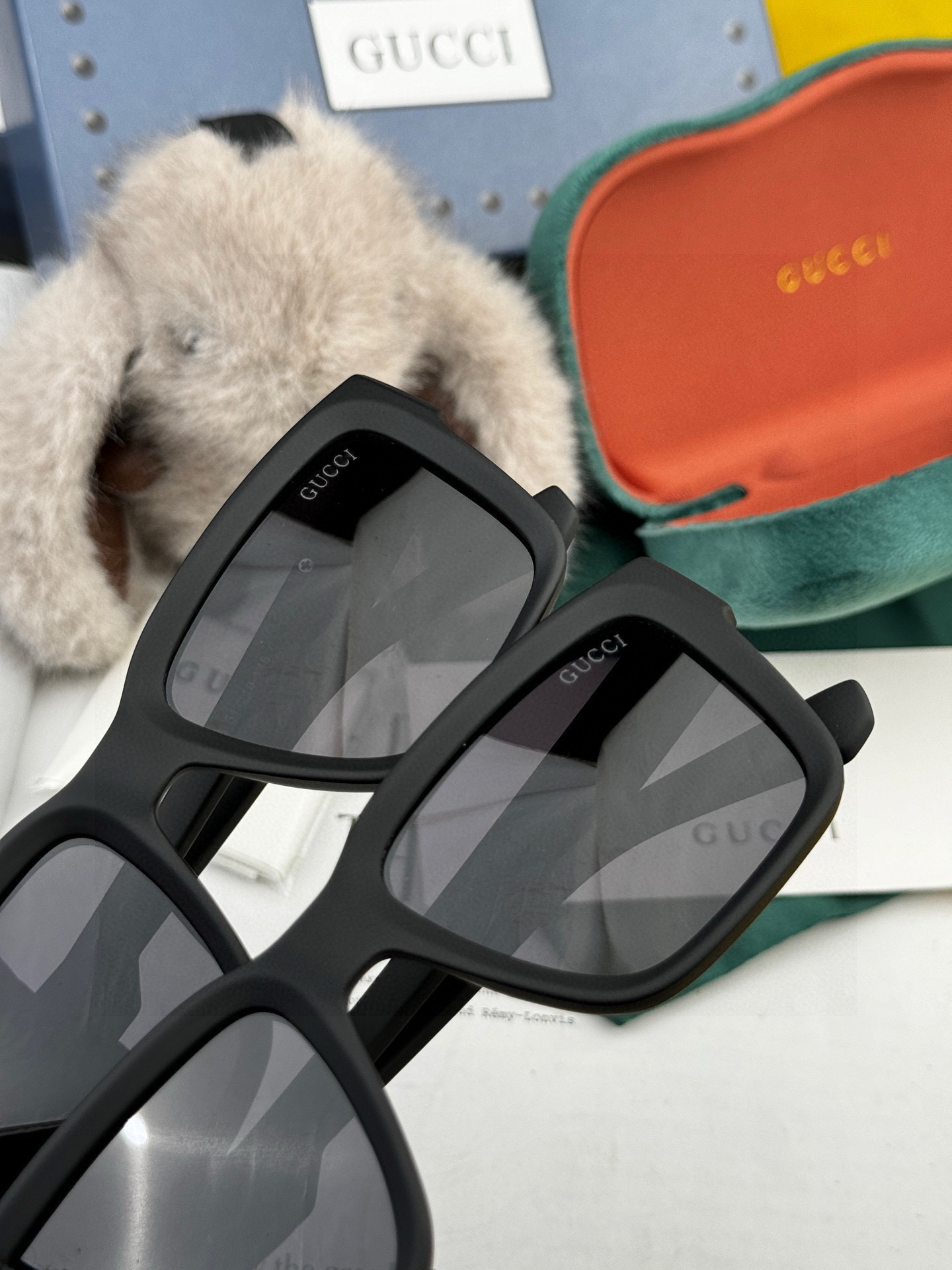 超好看 潮酷【GUCCI】古驰 新款款太阳镜以独特魅力和前卫风格诠释春夏最新眼镜，以方框设计，中梁连体质