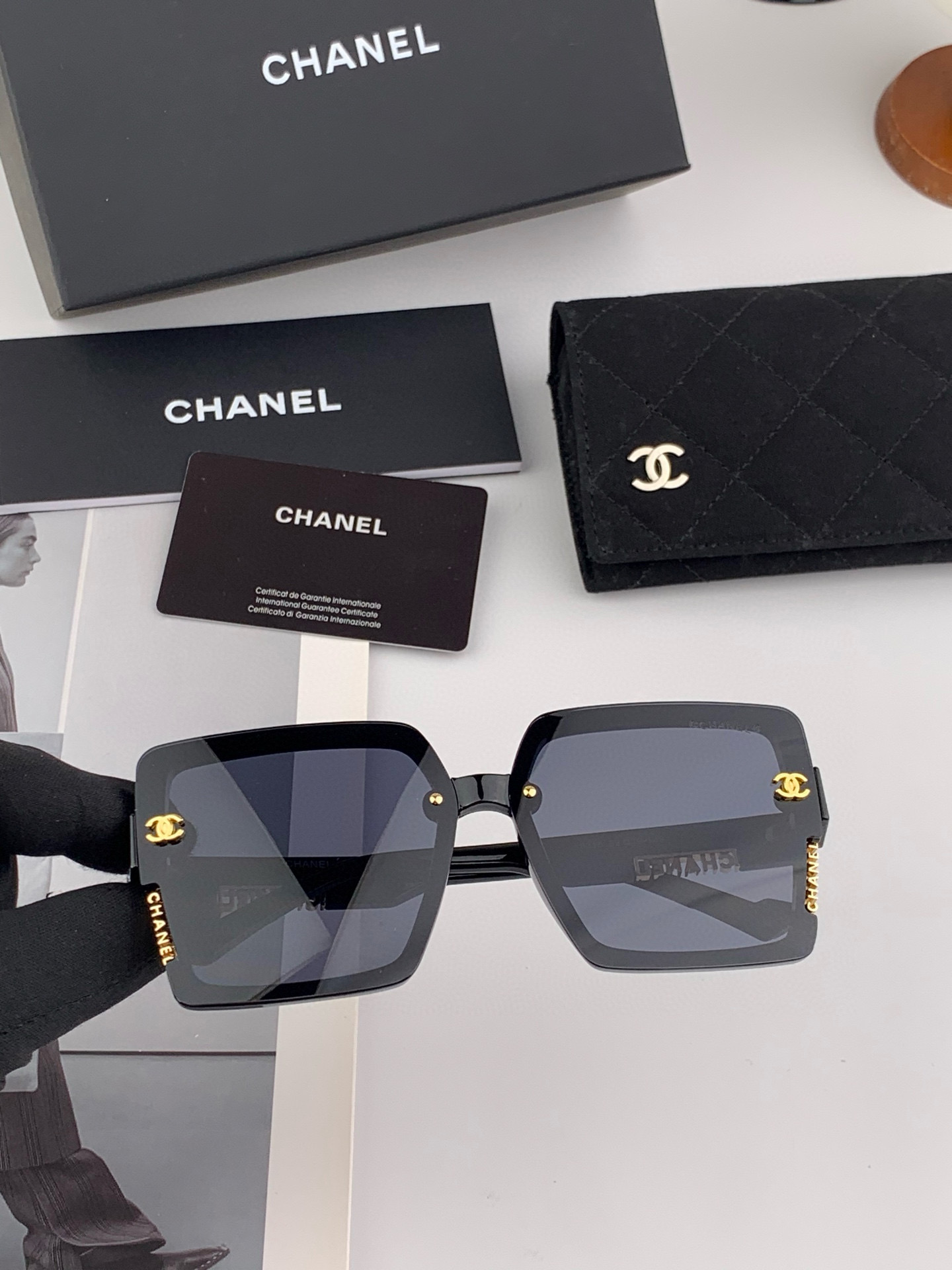 🔺CHANEL🔻2025官方早春新款，众多明星同款[色]香奈儿‼️‼️新款大框墨镜 ，🌈🌈宝丽来超清太阳