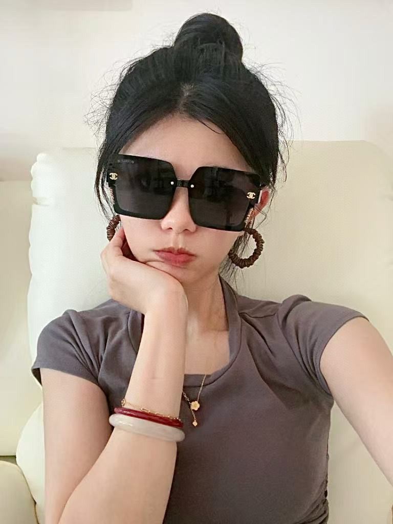 🔺CHANEL🔻2025官方早春新款，众多明星同款[色]香奈儿‼️‼️新款大框墨镜 ，🌈🌈宝丽来超清太阳