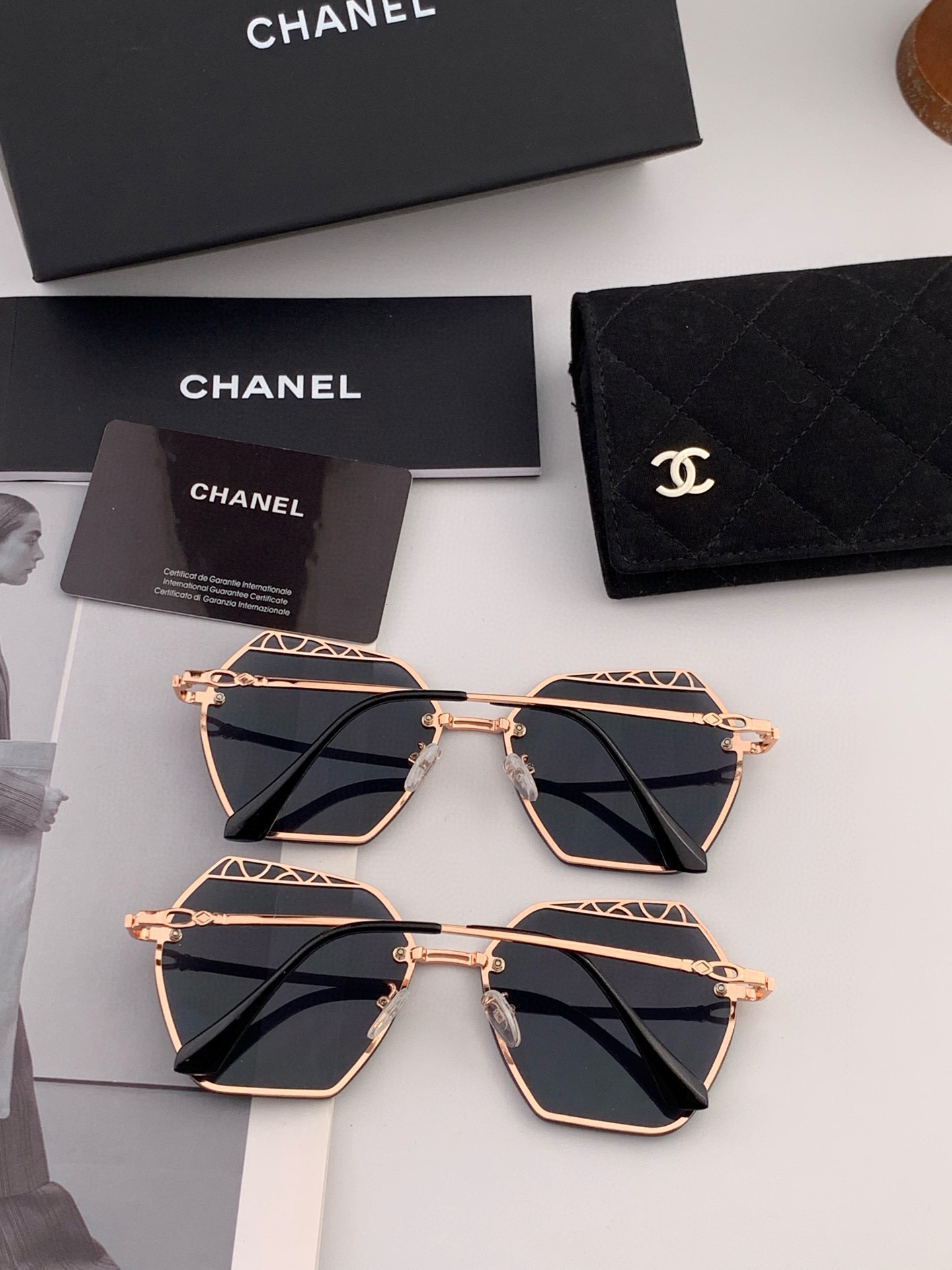 新品CHANEL 香奈儿太阳镜以独特魅力和前卫风格诠释春夏最新眼镜，质感超好佩带舒适 型号：CH7067