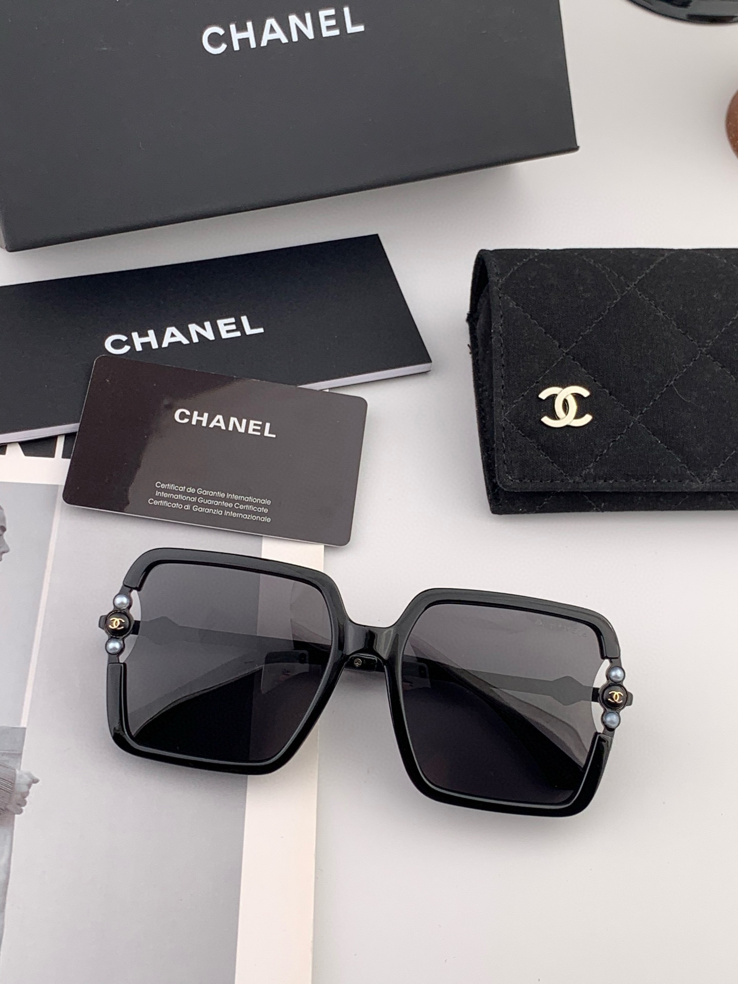 新品CHANEL 香奈儿太阳镜以独特魅力和前卫风格诠释春夏最新眼镜，质感超好佩带舒适 型号：CH5236