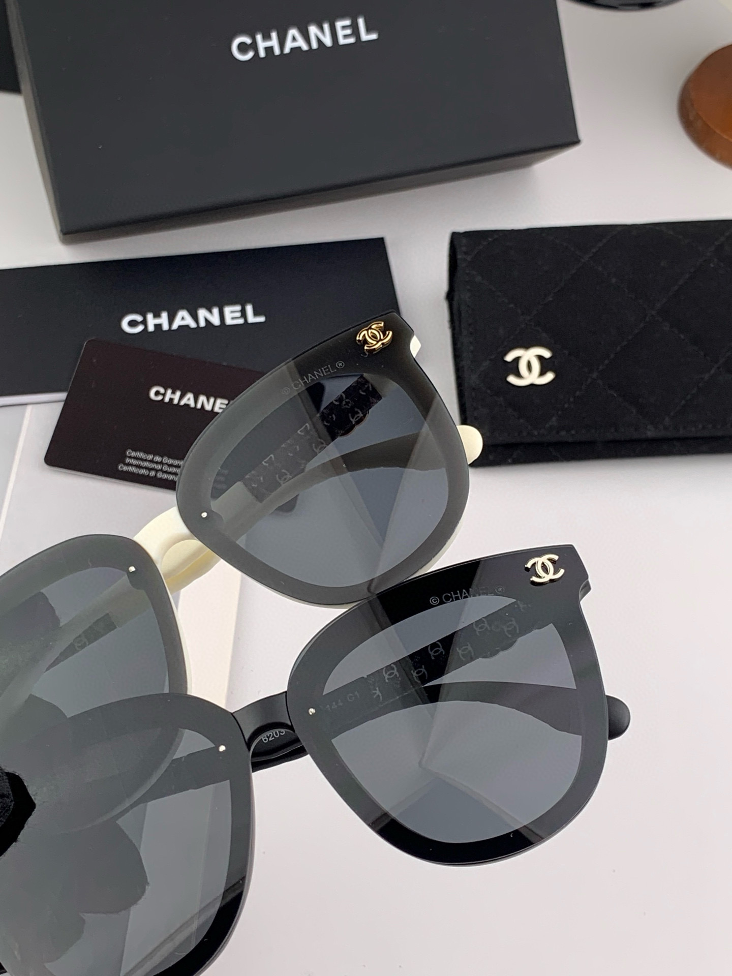 Chanel大框太阳镜墨镜 经典的方框设计，不挑脸型，无论搭配大衣还是连衣裙都非常显气质偏光镜片预防紫外