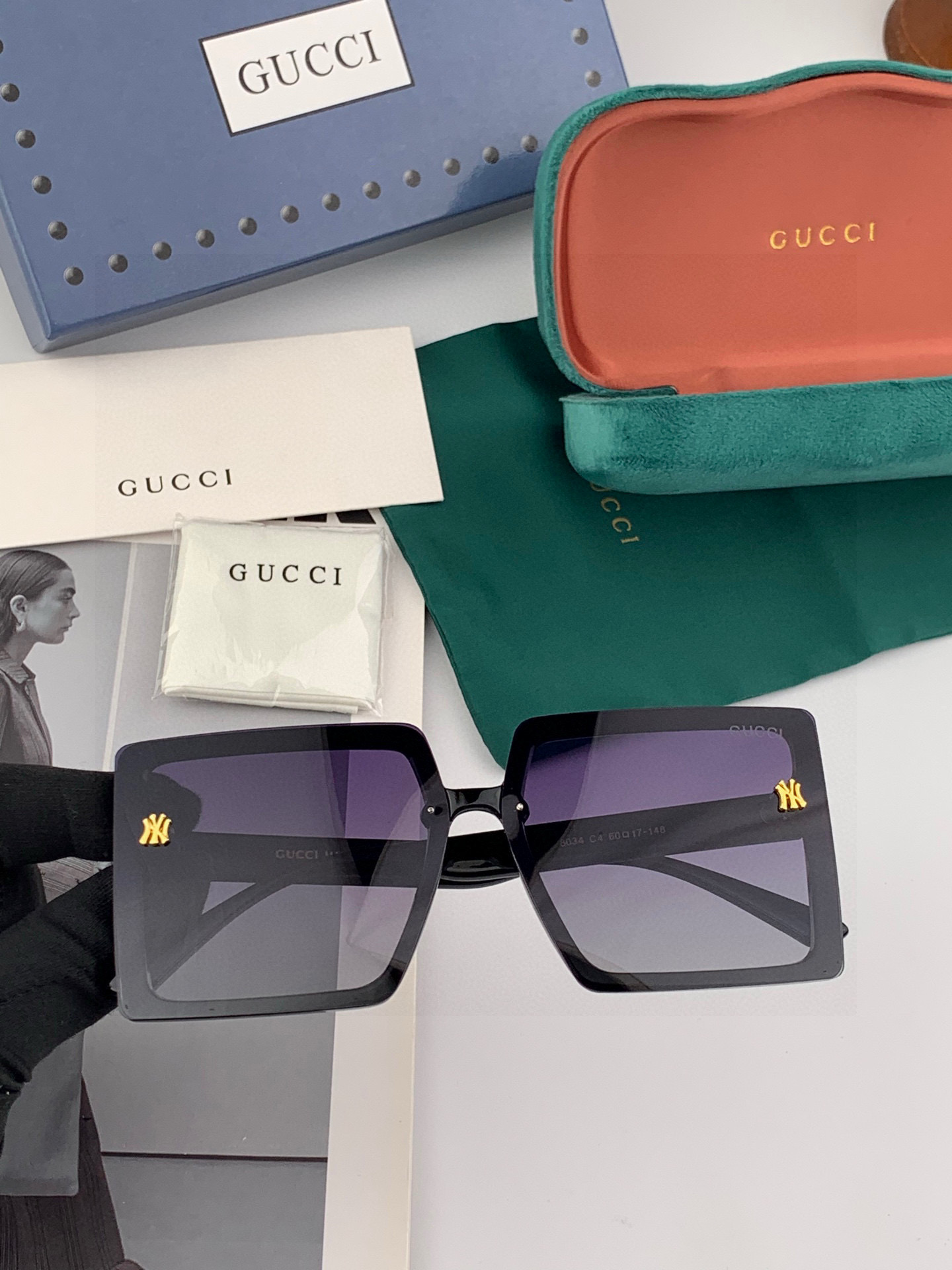 【TR偏光系列】 Gucci联名系列限量版经典的方框设计，不挑脸型，无论搭配大衣还是连衣裙都非常显气质 