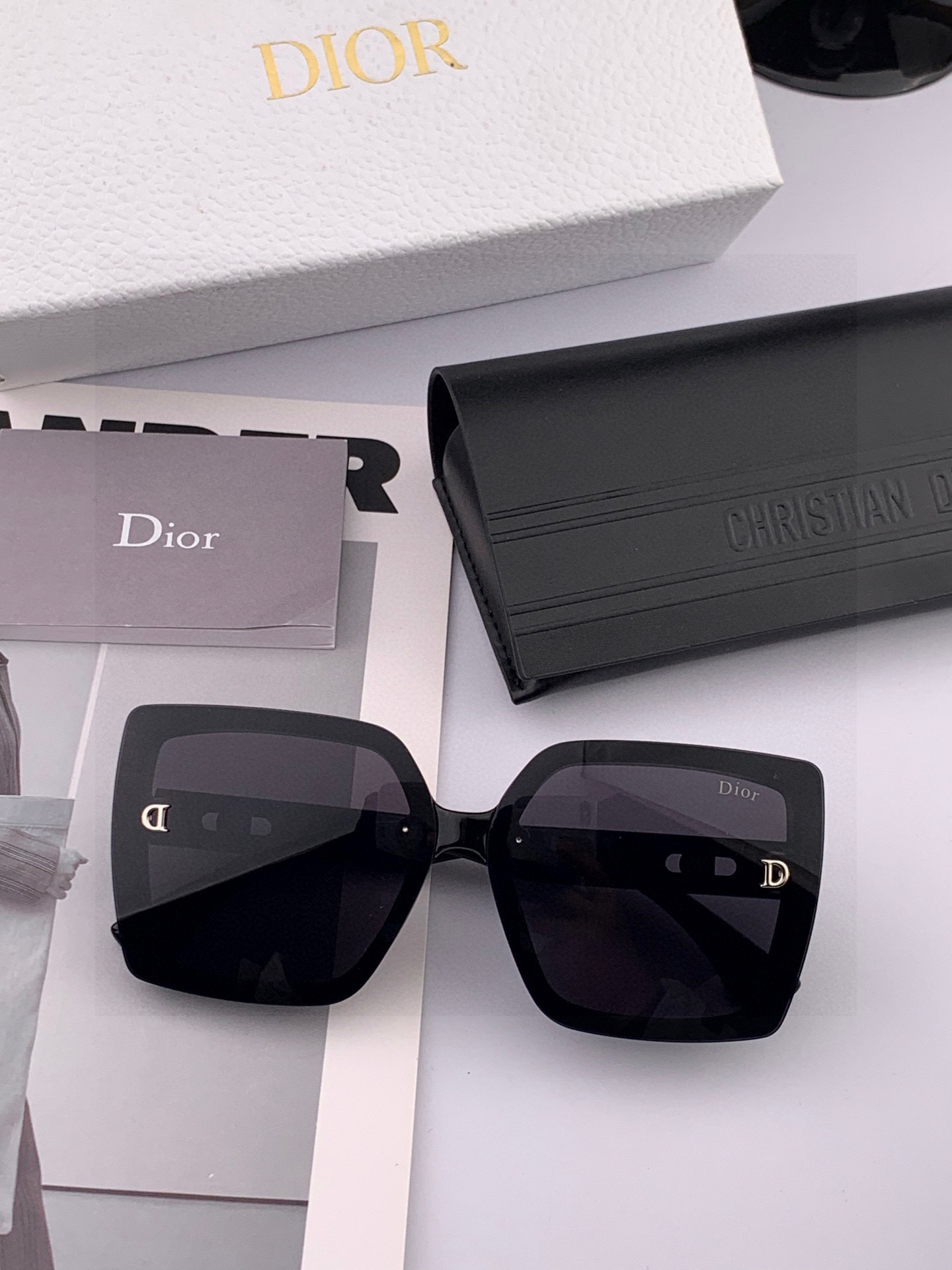 🔺 【DIOR-迪奥】2025开春新款 潮流爆款 时尚方框太阳镜 高品质 佩戴舒适 网红潮款墨镜 型号：
