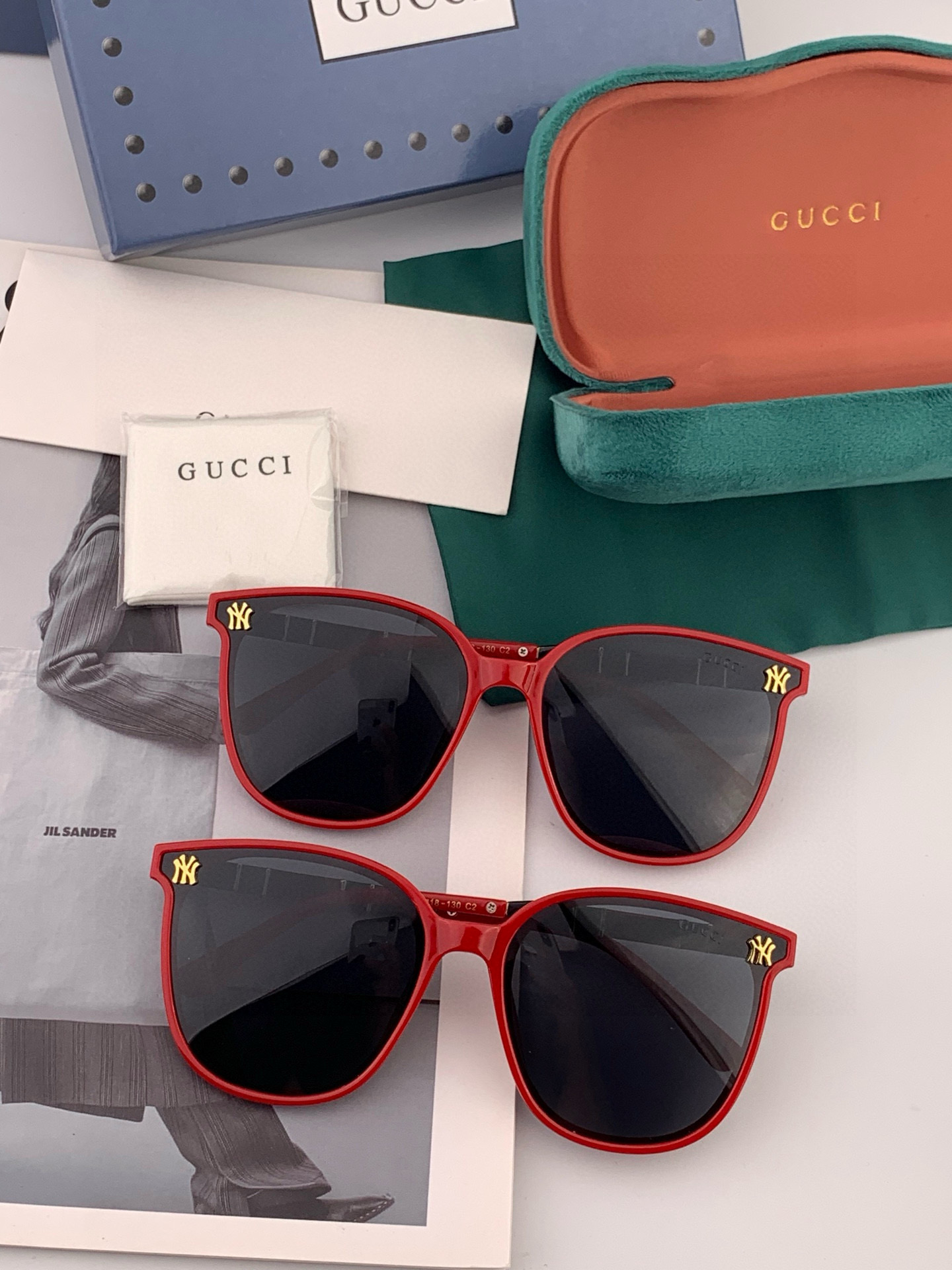 【TR偏光系列】 Gucci联名系列限量版经典的圆框设计，不挑脸型，无论搭配大衣还是连衣裙都非常显气质偏