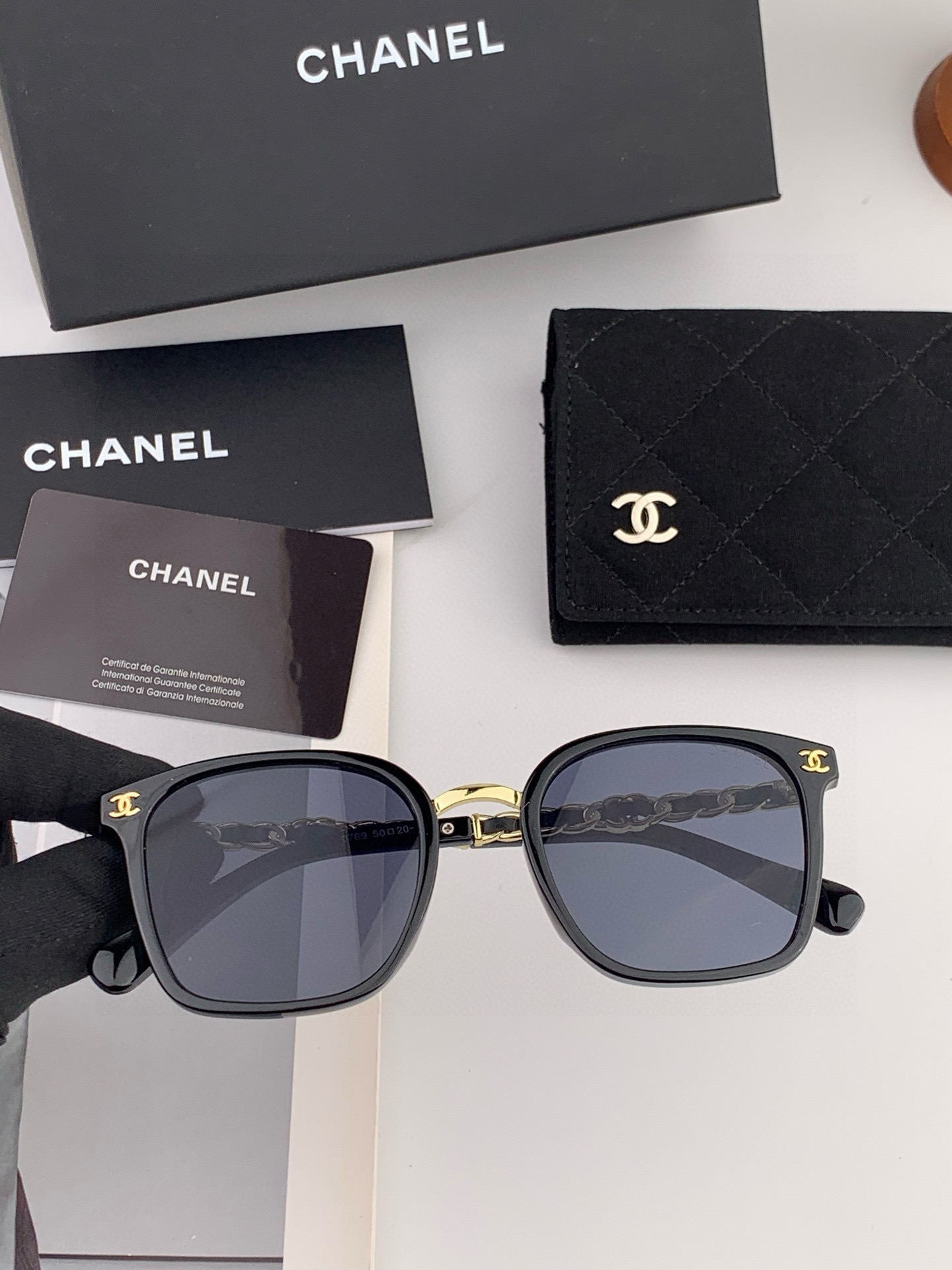 🔺CHANEL🔻2025官方早春新款，众多明星同款[色]香奈儿‼️‼️新款大框墨镜 ，🌈🌈宝丽来超清太阳