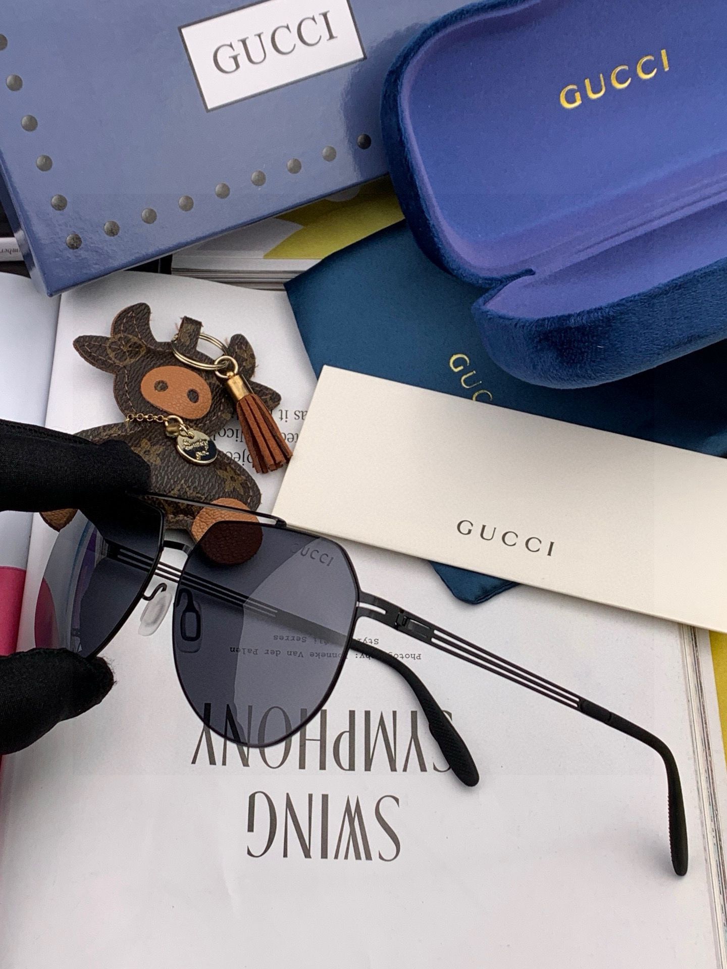 ♦️ GUCCI 2025新款男女情侣款太阳镜iP电镀永不褪色 超轻超有弹性整幅眼镜无螺丝重要的是压不坏